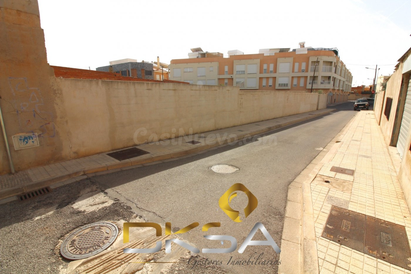 Terreno urbano con 548m2 listo para construir en Calle Madrigal, Vila-real