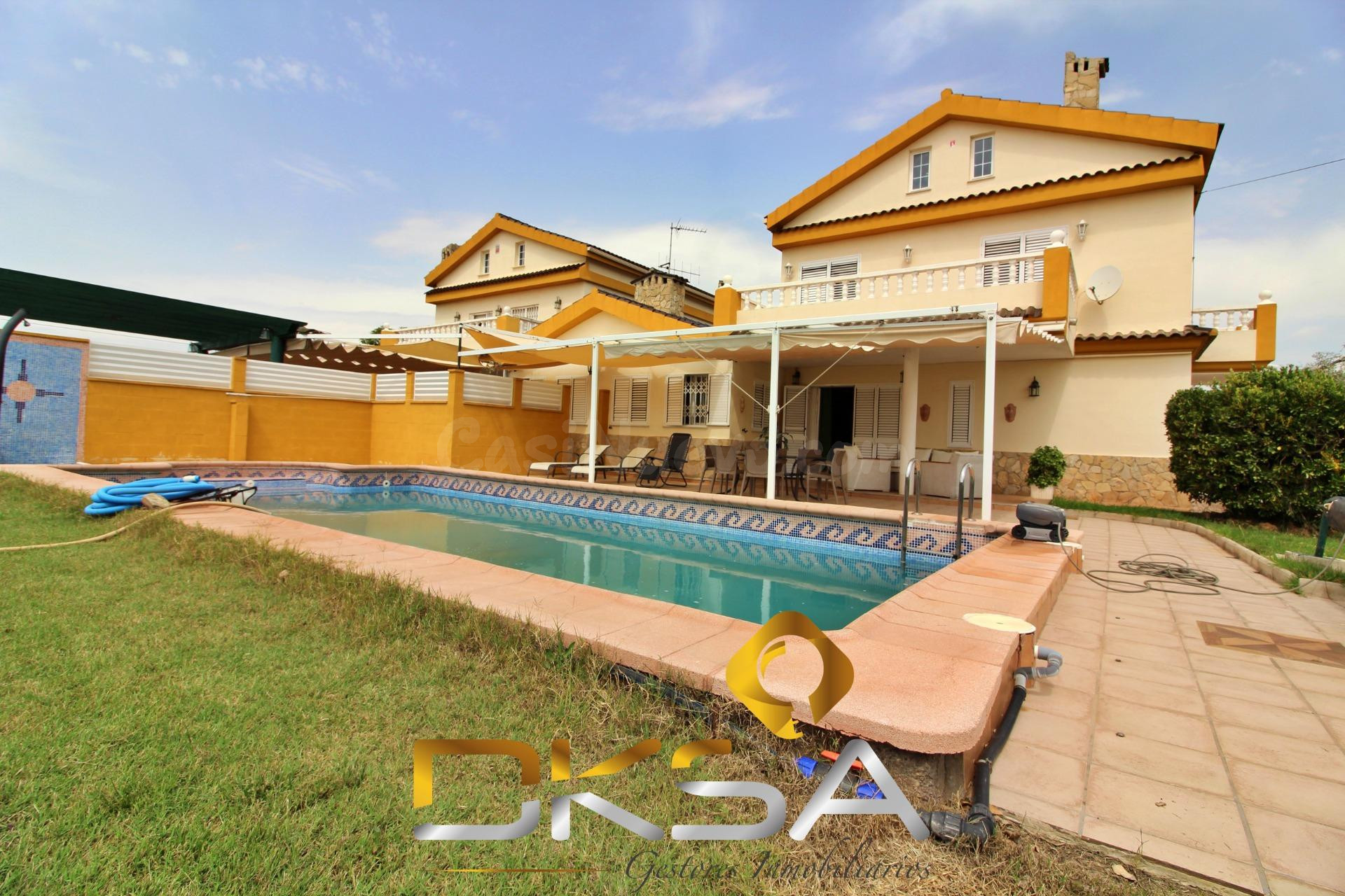 2 chalets unidos e independientes en venta a un paso de la playa, Castellón