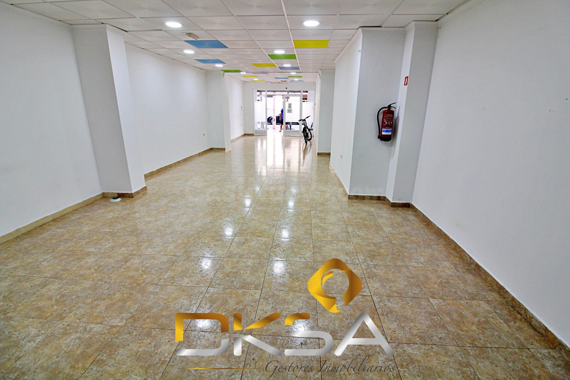 Local comercial con posibilidad de cambio a vivienda en el Grao de Castellón