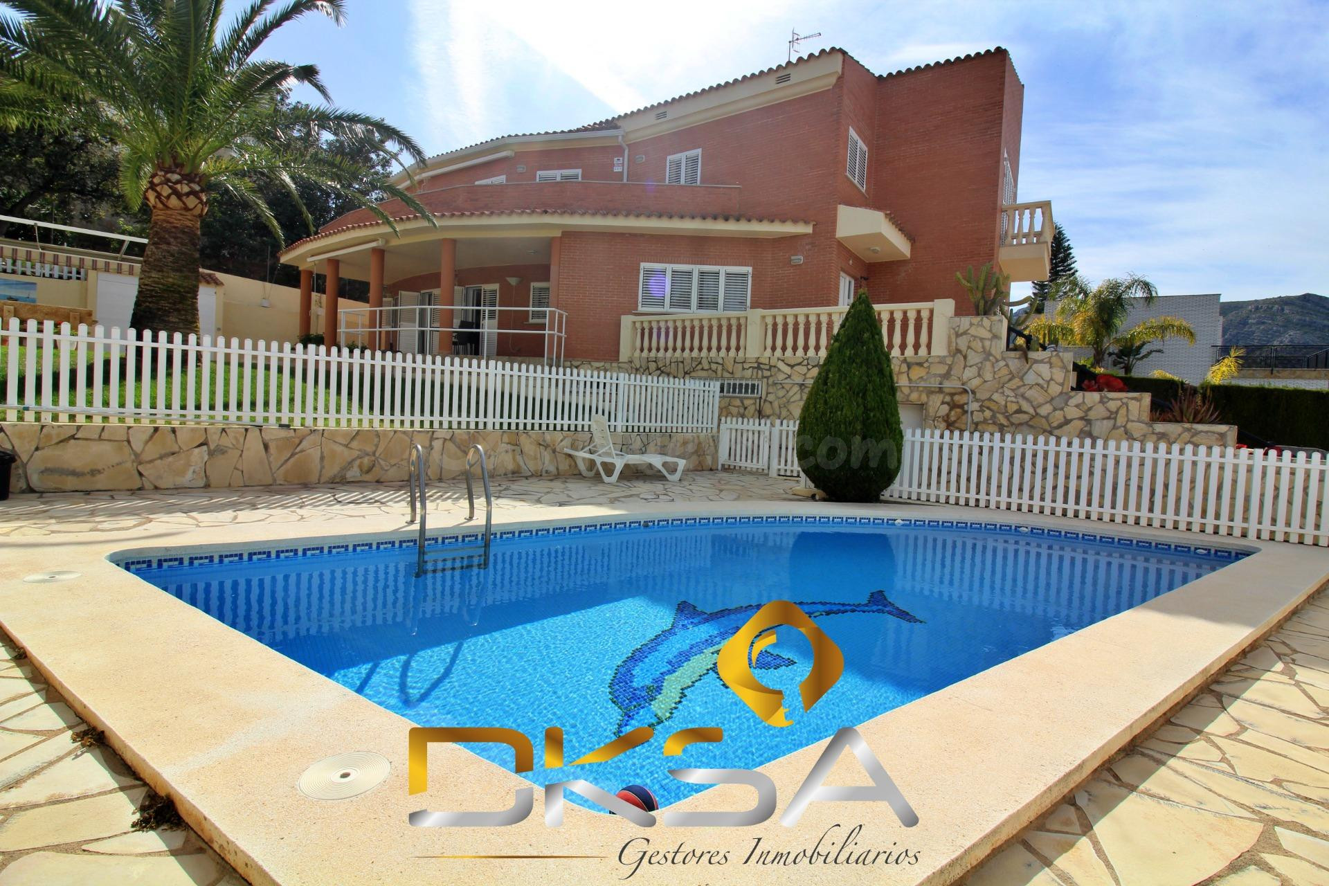 Imponente chalet en venta en Oropesa