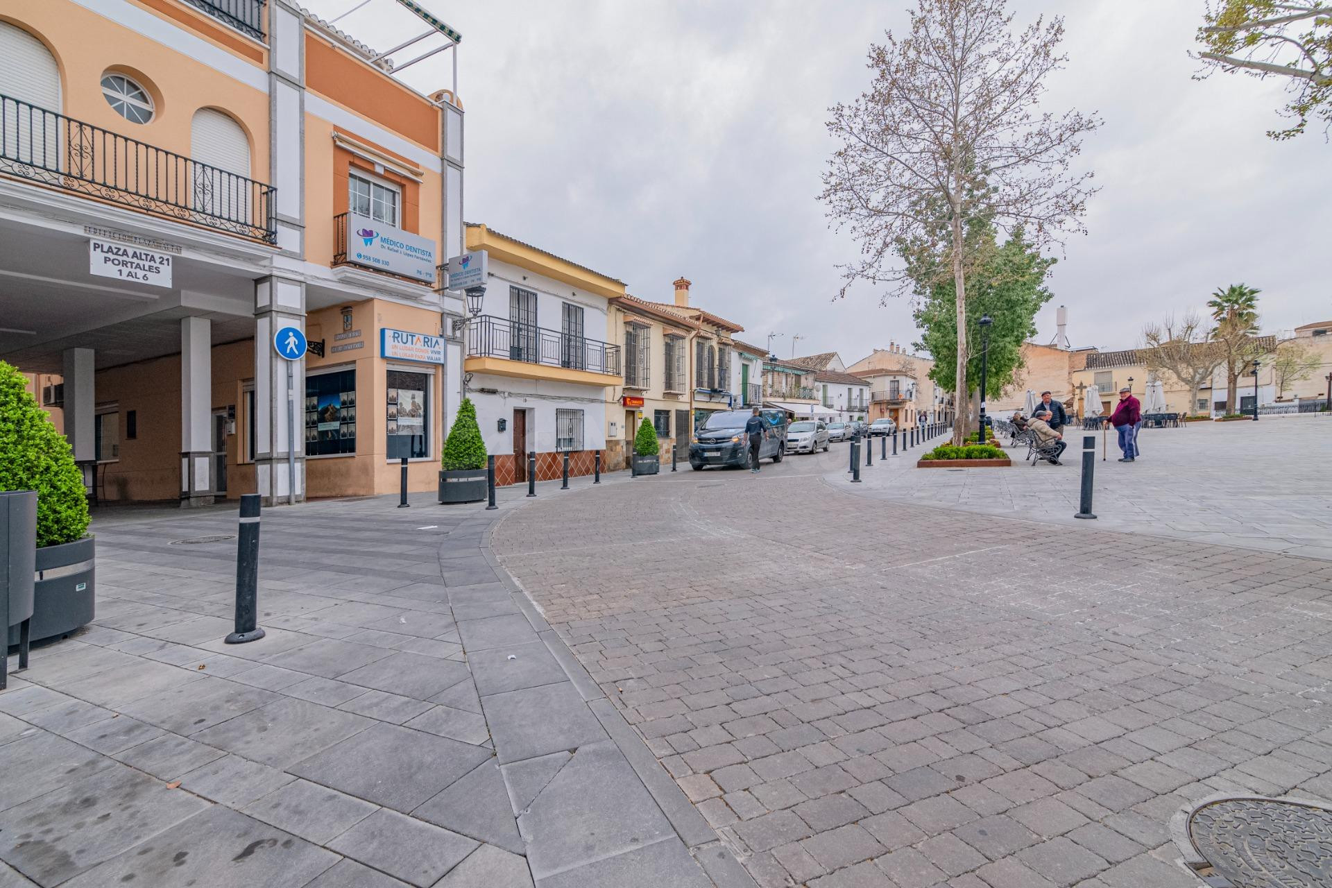 Magnifico local en Ogijares