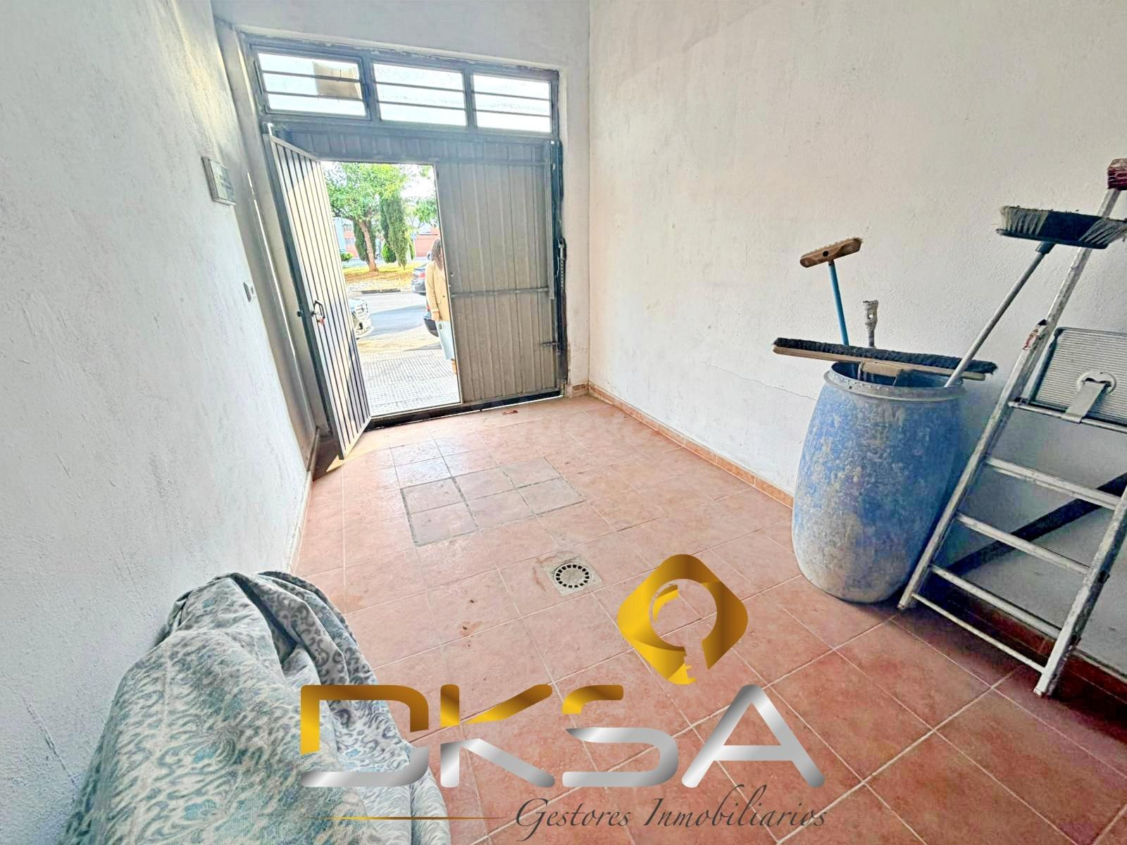 A la venta local/cochera en la calle Santa Llúcia de Vila-real