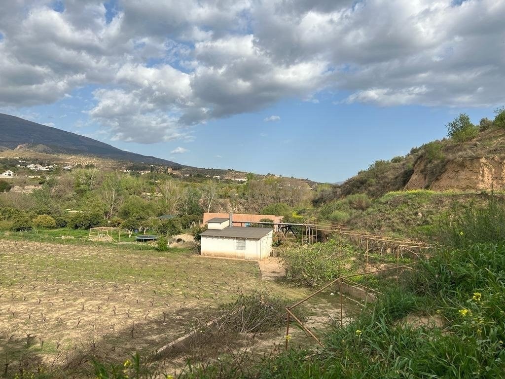 Fantástica finca en el Valle de Lecrìn  con CONSTRUCCIÓN DE 32 METROS CUADRADOS  REGISTRADOS!!!!!