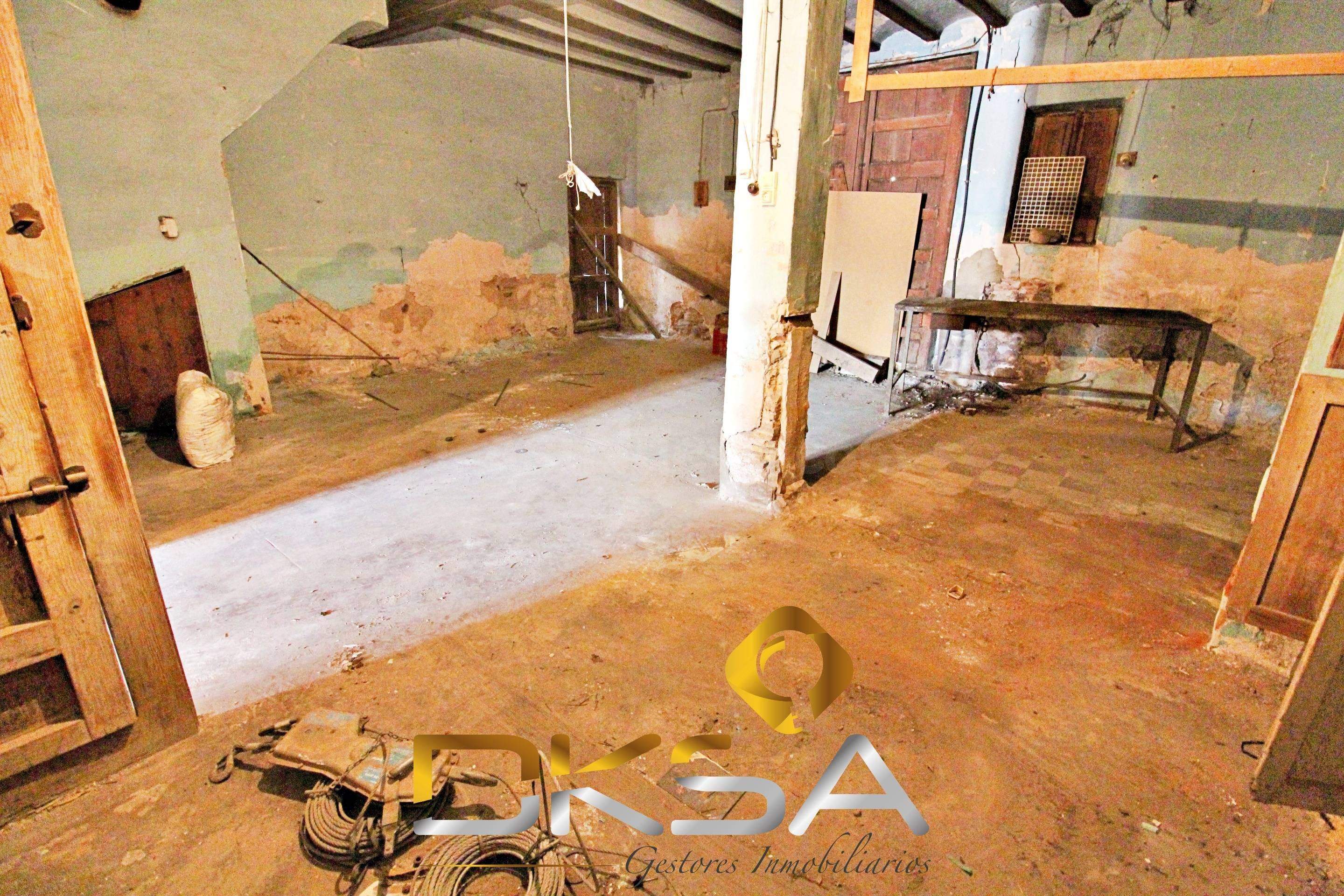 A la venta enorme casa con cochera para reformar en Alquería - foto 4