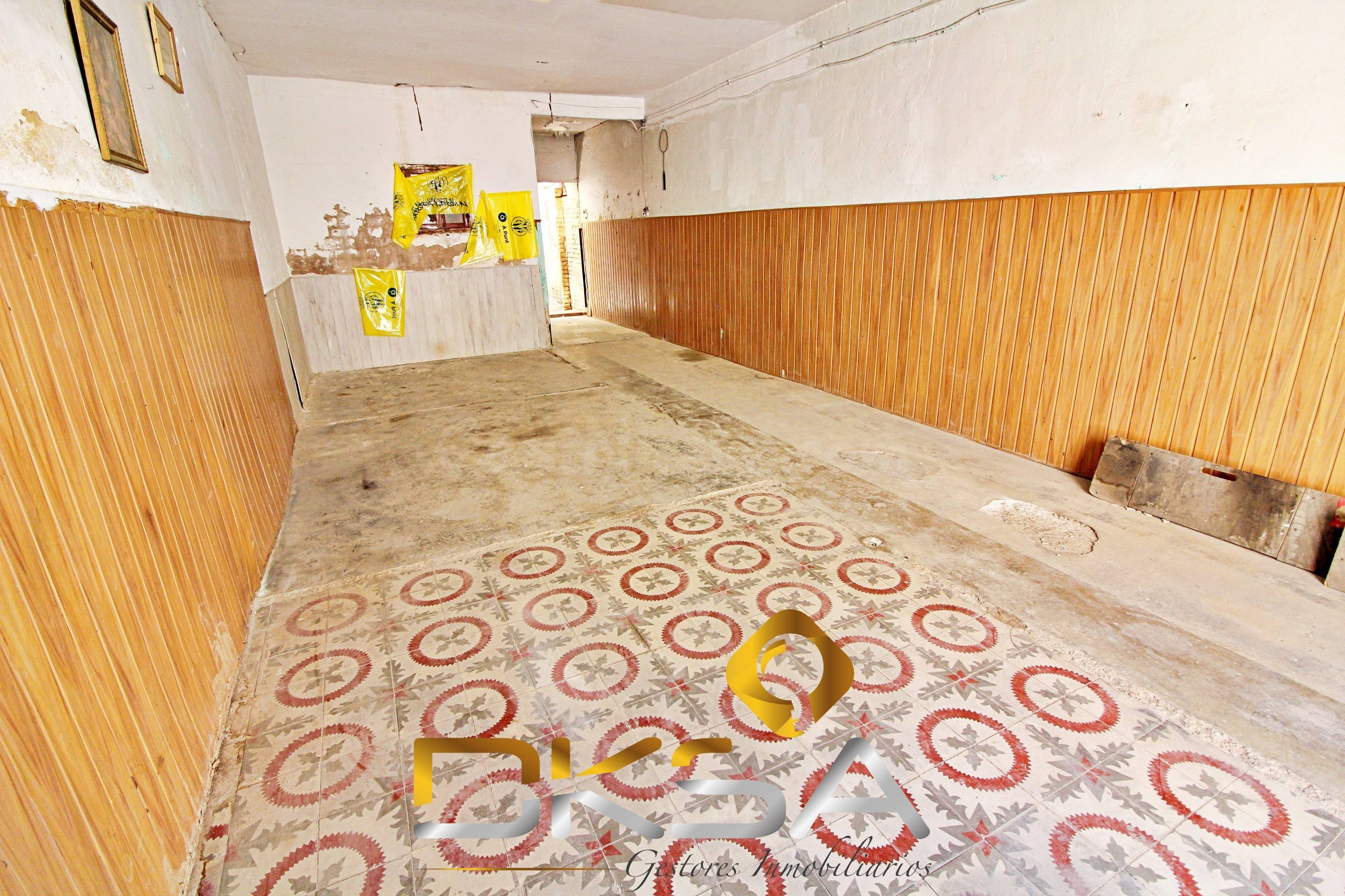 Casa económica para reformar que da a 2 calles en Vila-real