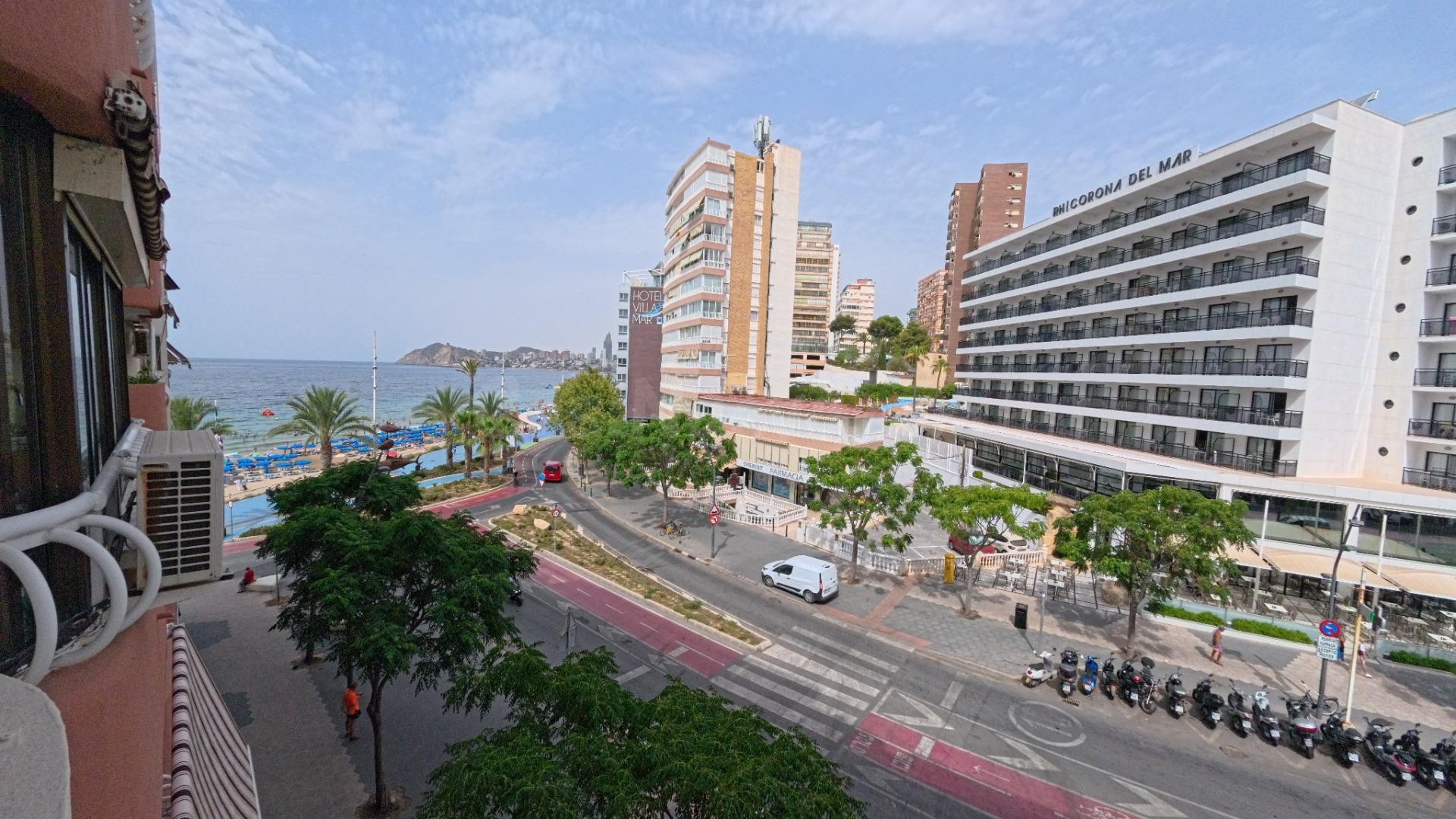 Apartamento en primera línea de playa en Benidorm – Alquiler por meses