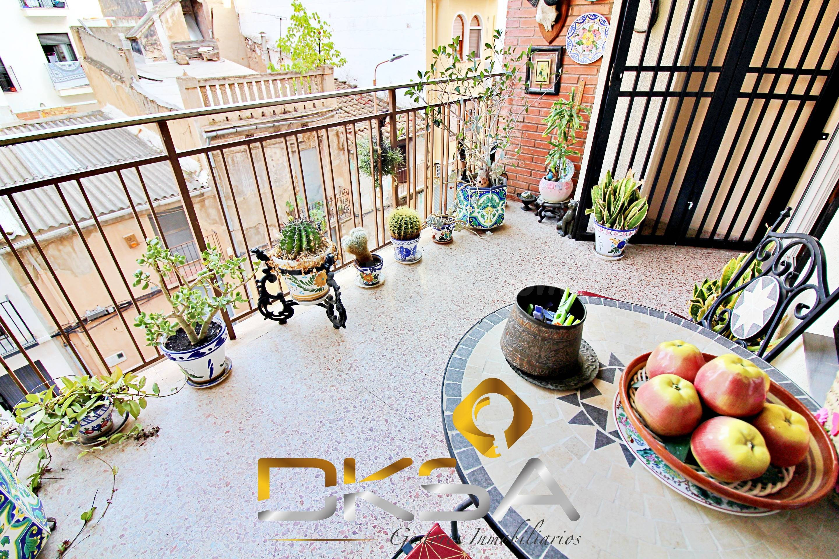 ✨ PISO SEMI-REFORMADO CON GRAN TERRAZA JUNTO A REY DON JAIME, CASTELLÓN ✨