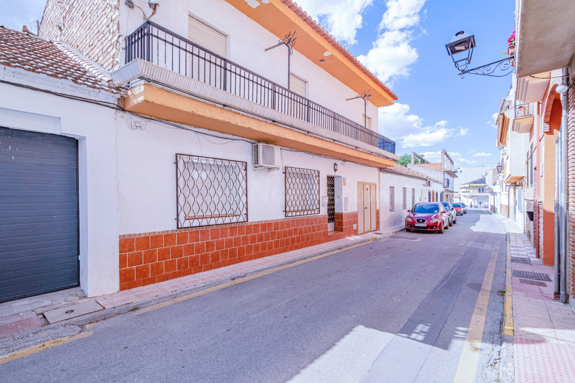 AMPLIA CASA CEN PLENO CENTRO DE CHURRIANA DE LA VEGA