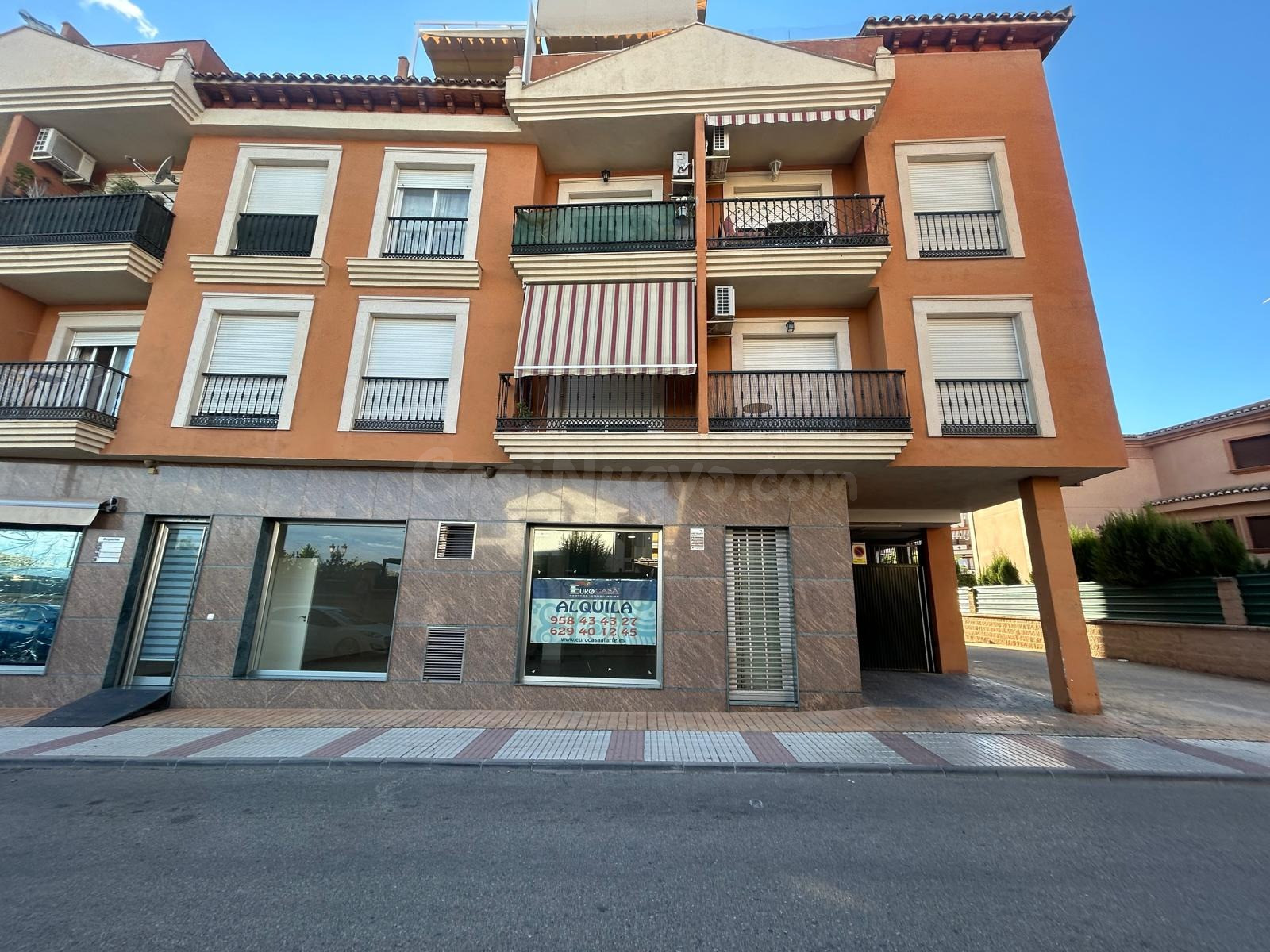 LOCAL COMERCIAL EN ALQUILER CON GRAN VISIBILIDAD JUNTO A PASEO DE LA REDONDA – ATARFE