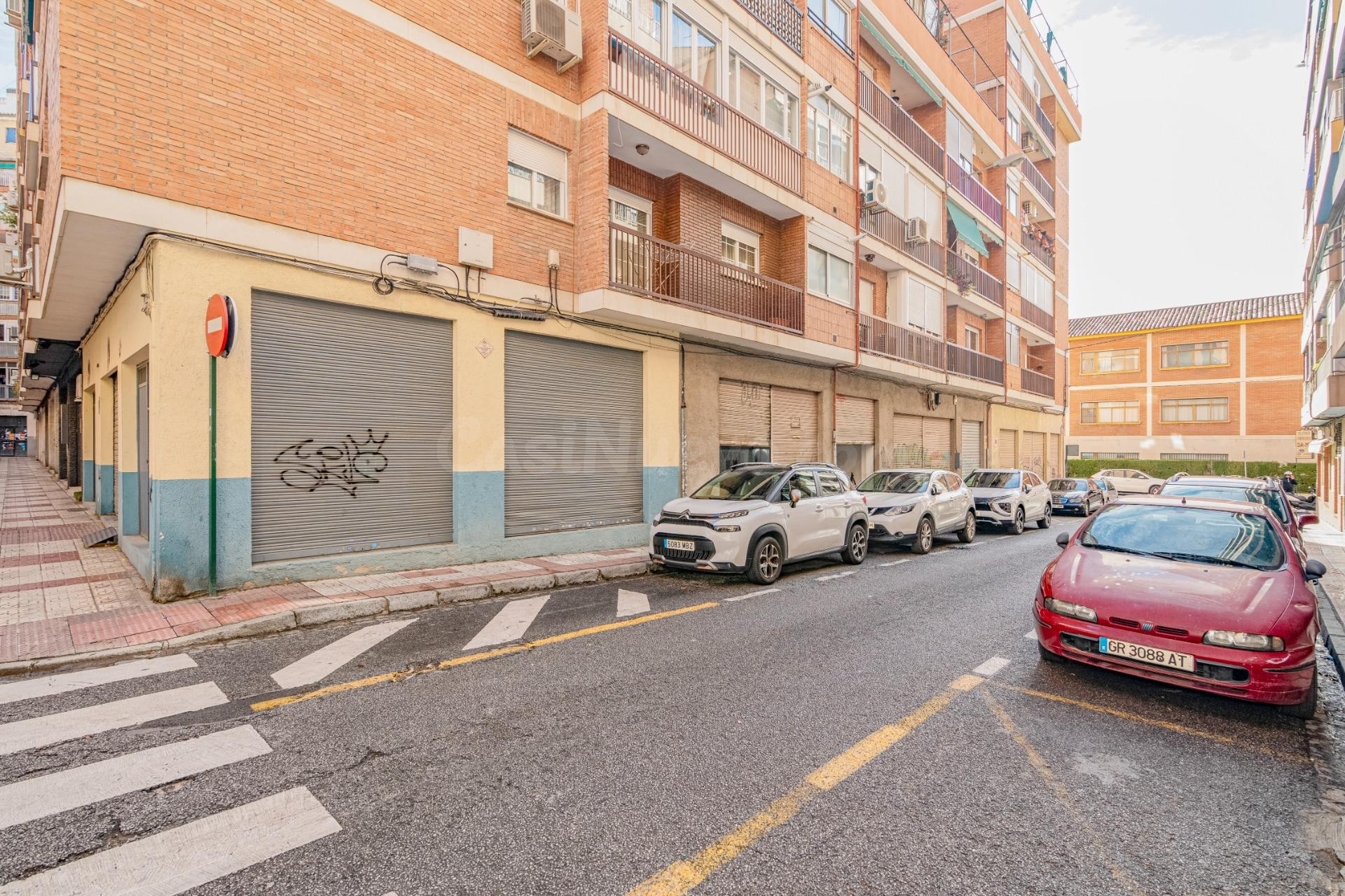 *¡Oportunidad Única  Local en Venta en  zona Hipercor, Granada 109m !*
