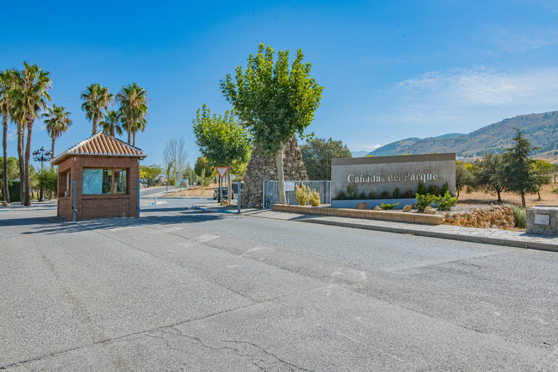 OPORTUNIDAD¡¡¡ VENTA DE TERRENO URBANO EN LA BONITA URB. CAÑADAS DEL PARQUE - DILAR