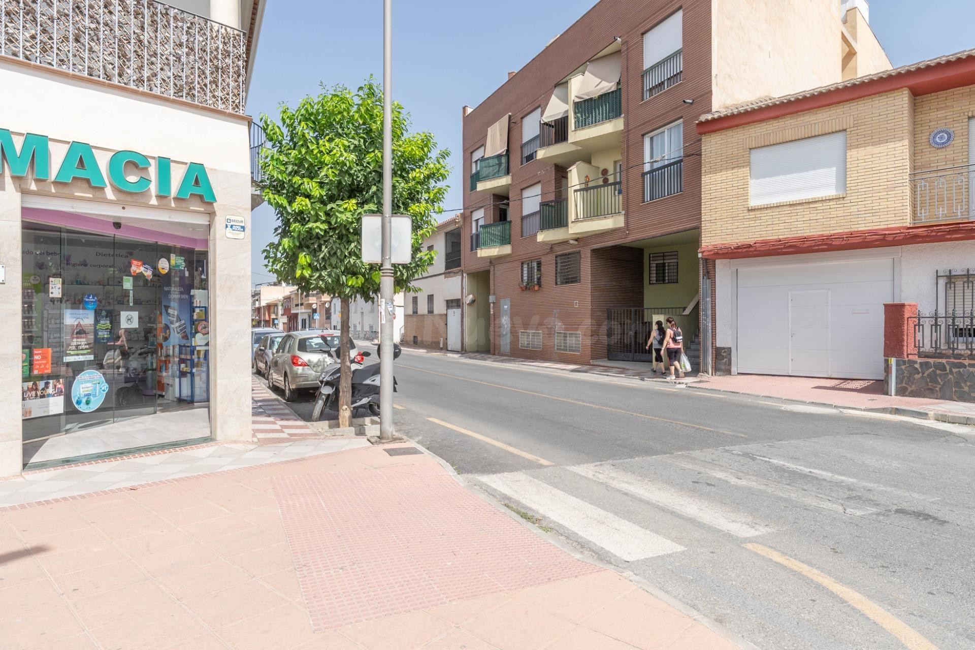 OPORTUNIDAD DE AMPLION PISO EN CHURRIANA DE LA VEGA, JUNTO PARADA DEL METRO