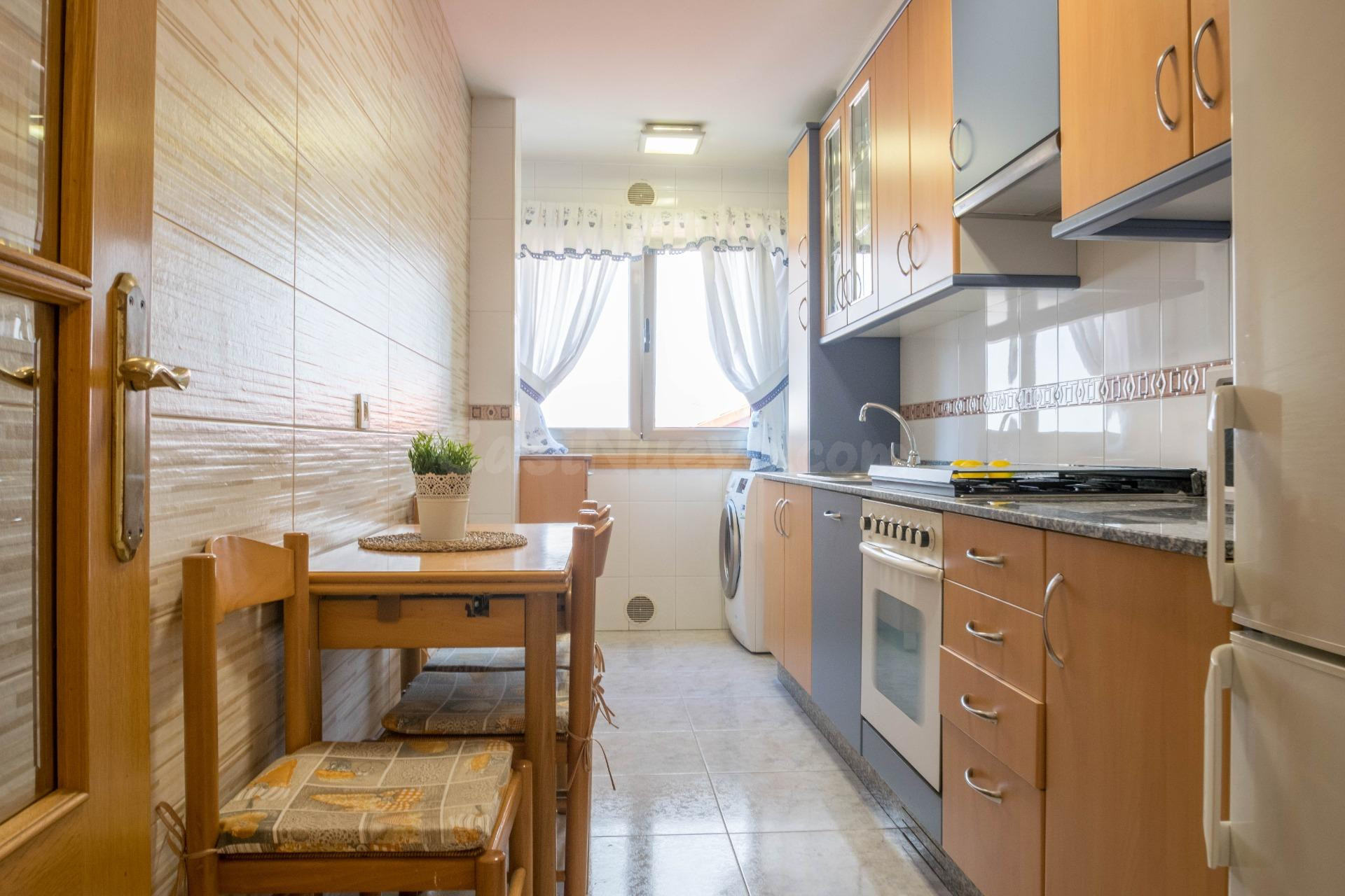 Oportunidad en Culleredo: Piso de 2 habitaciones con garaje y trastero