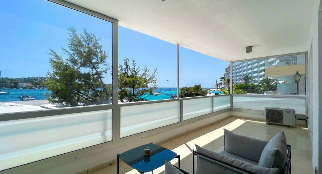 EN EXCLUSIVA en SANTA PONÇA: Luminoso piso con vistas al mar justo en la bahía