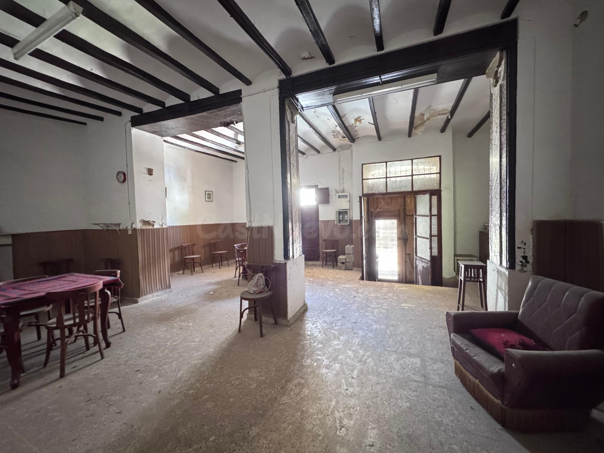 Casa de pueblo histórica con gran patio trasero/jardín privado para rehabilitación integral en Teulada