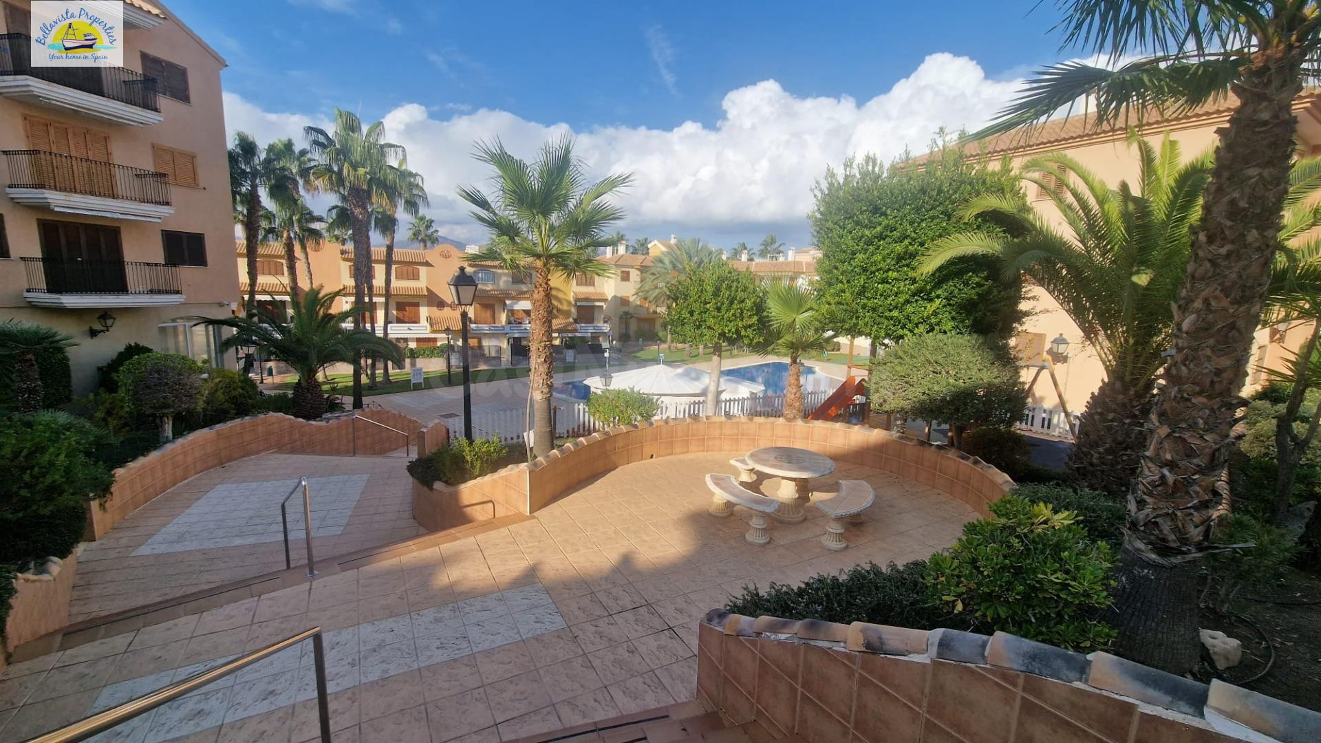 Apartamento de 2 dormitorios en Playa de La Isla. Puerto de Mazarrón.