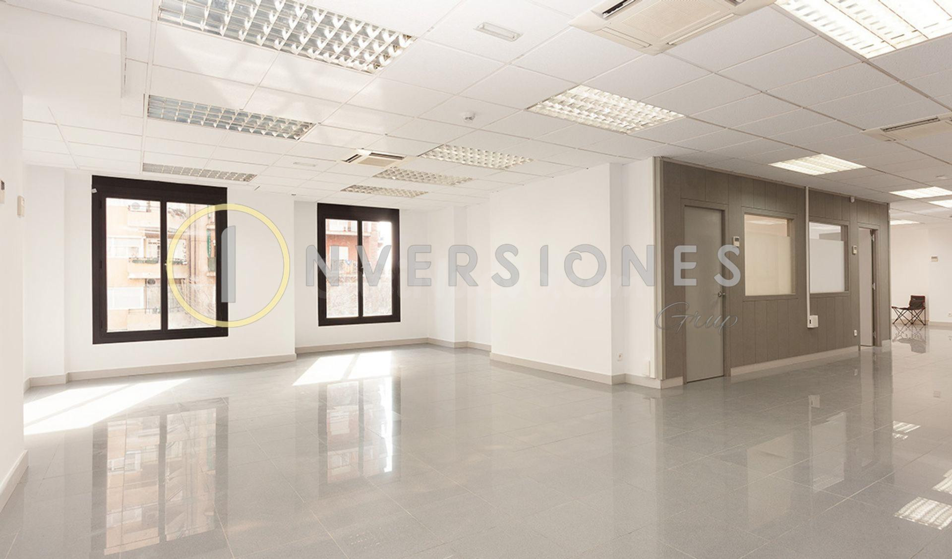 Oficina 220m² en alquiler - La Maternitat i Sant Ramon