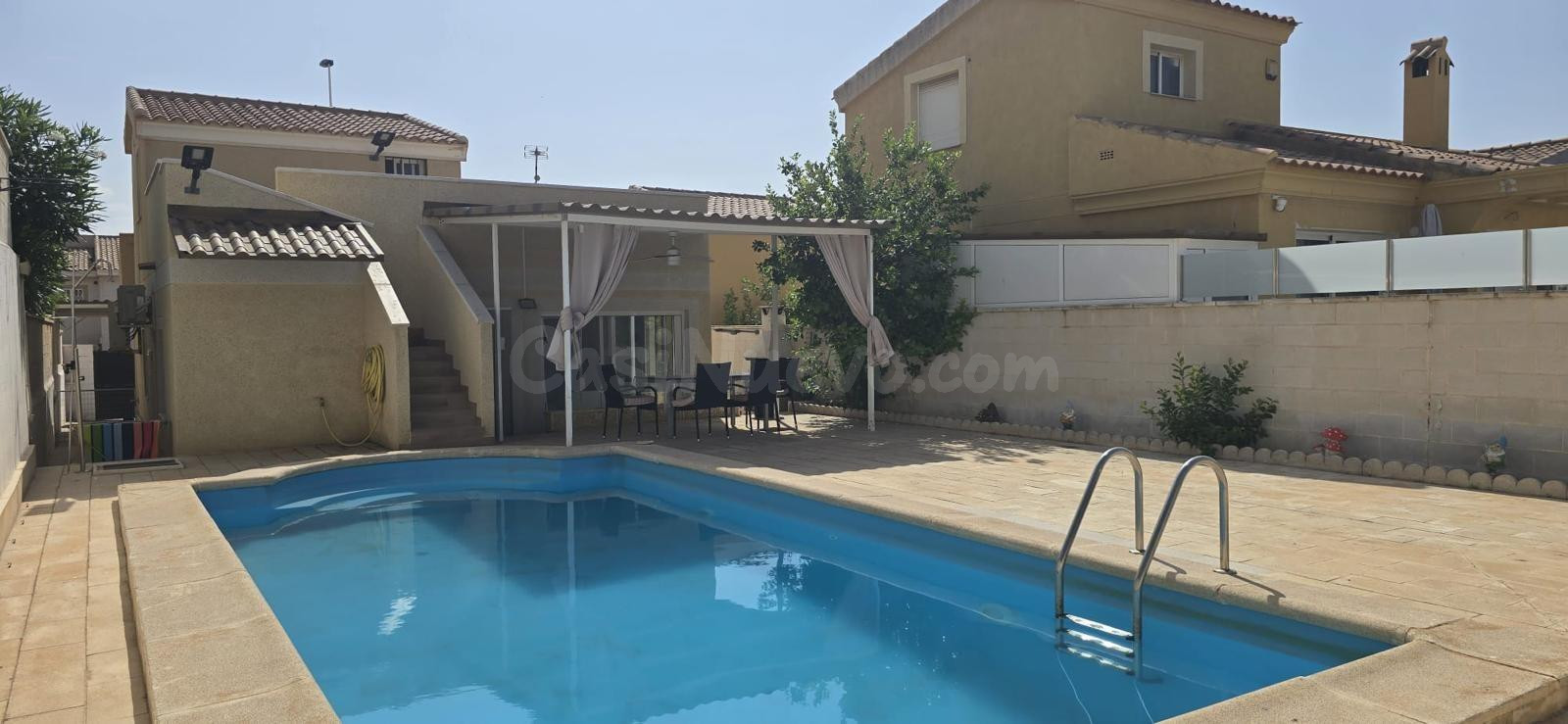 Villa tipo Dúplex con piscina privada, amplio jardín y solárium con vistas al mar, en El Alamillo, Puerto de Mazarrón