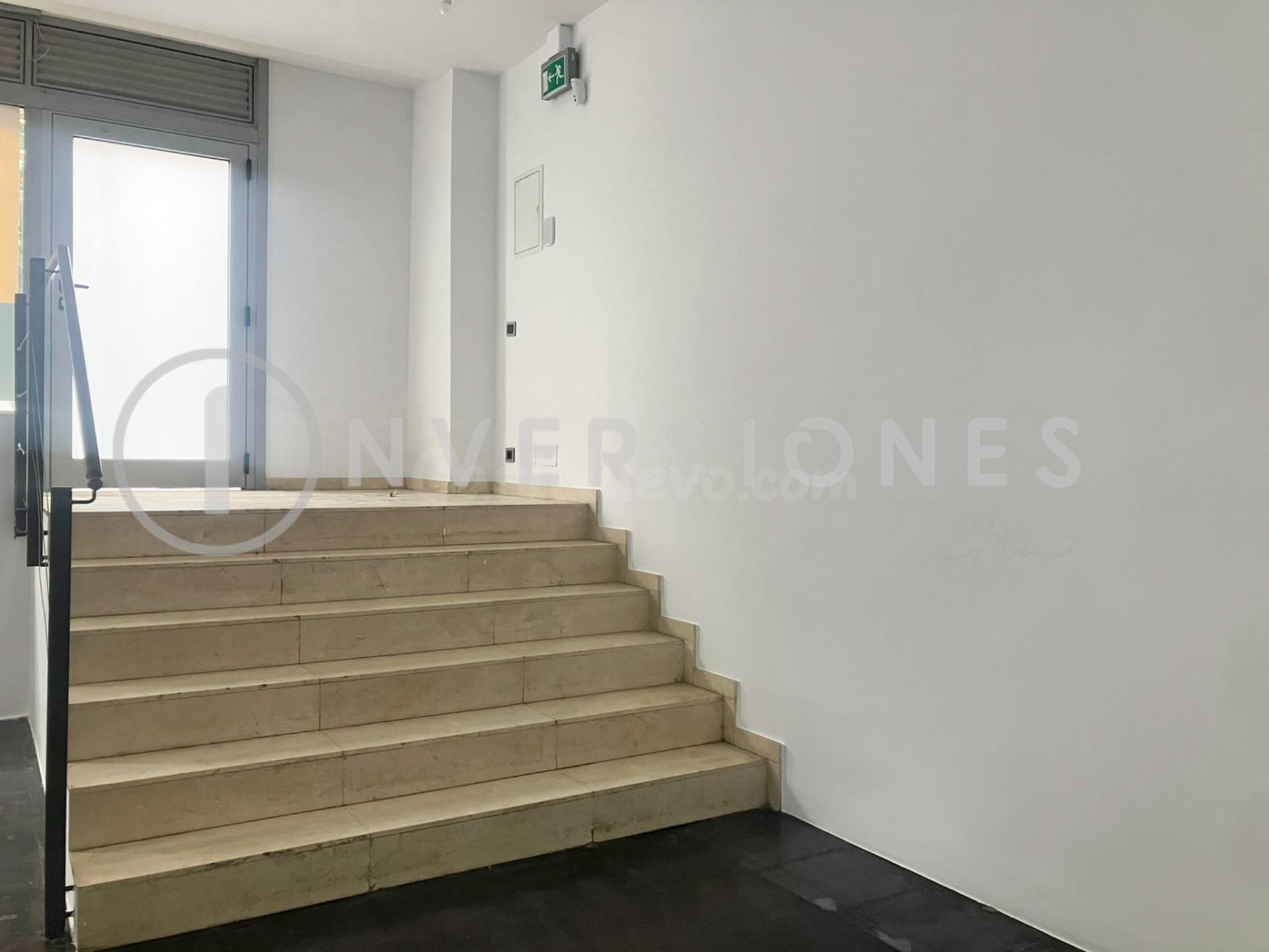 Local comercial 200m² en alquiler - El Guinardó