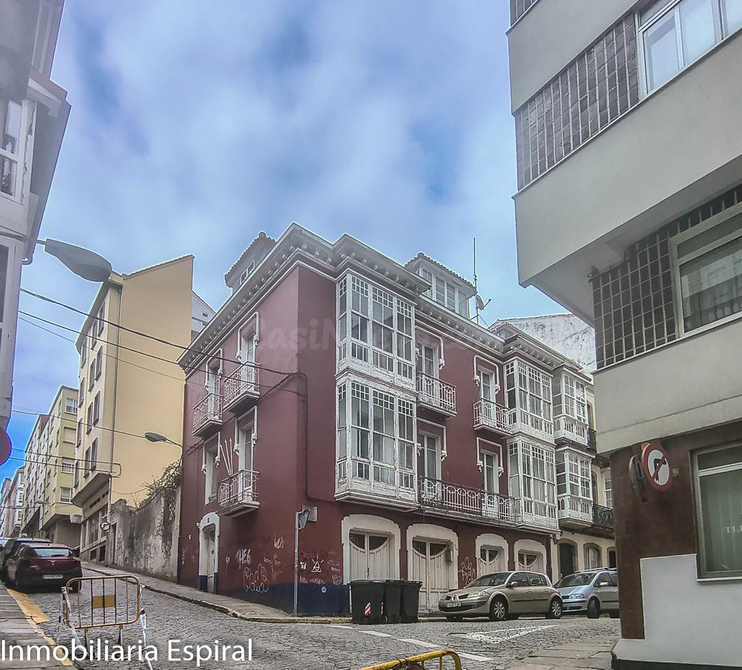 Edificio en el Centro de Ferrol: Oportunidad para Inversores