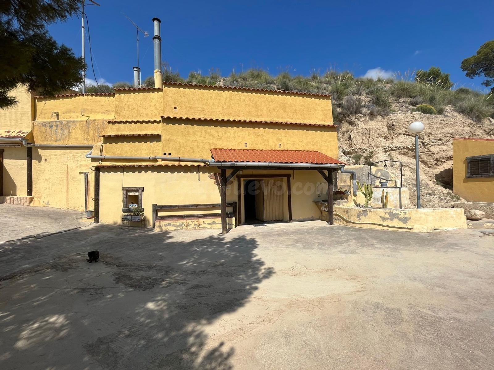 CASA RURAL ESTILO CUEVA CON 40.000 M2 DE PARCELA - ZONA ABANILLA, MURCIA -