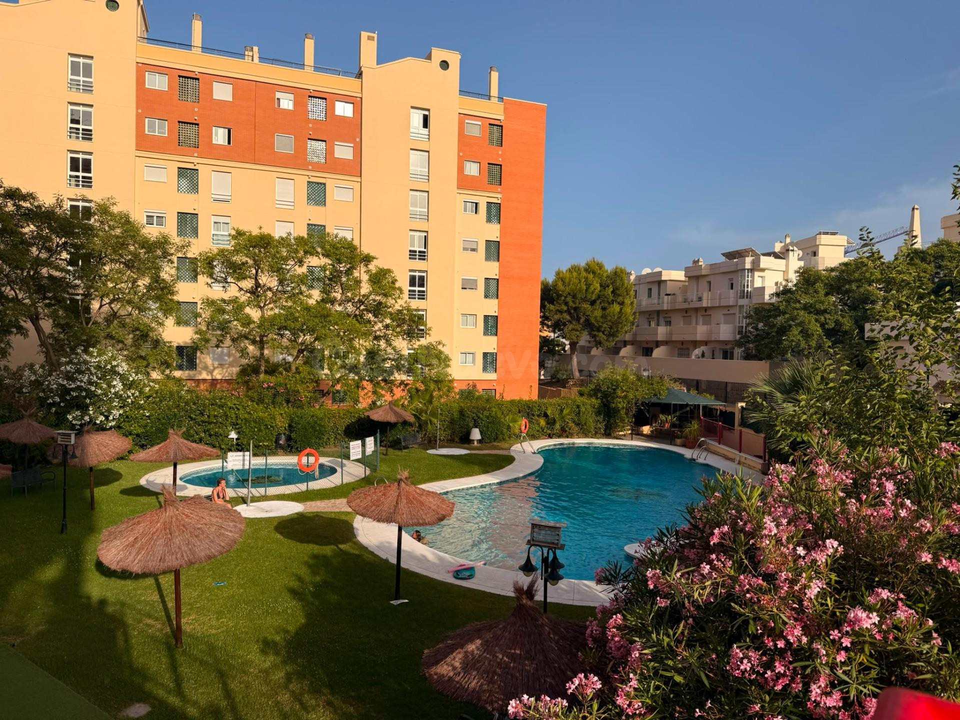 ALQUILER LARGA TEMPORADA - ESTUDIO EN TORREBLANCA, BAJA