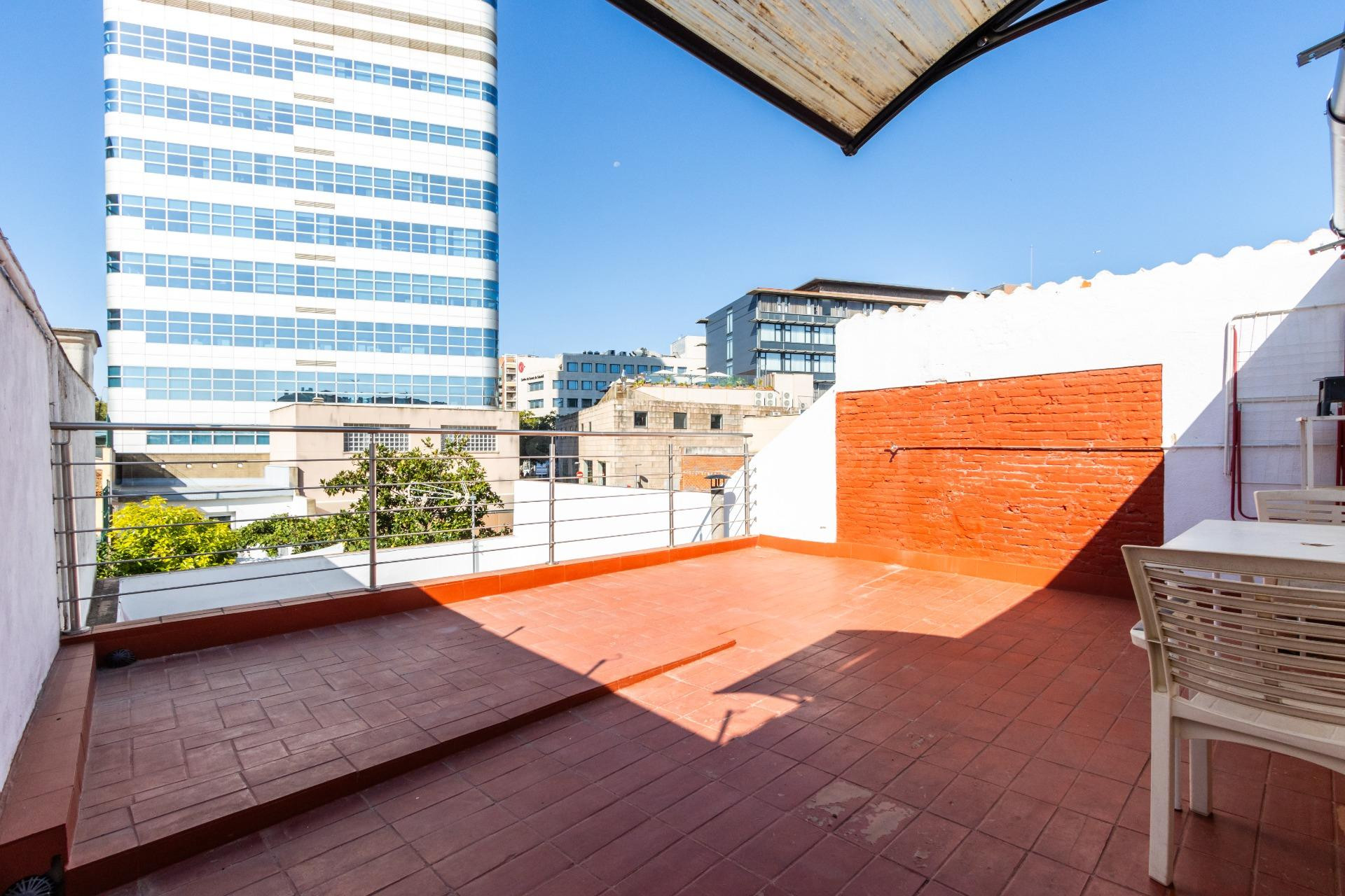 ESTUPENDO PISO CON TERRAZA EN UNA DE LAS ZONAS MAS EXCLUSIVAS DE SABADELL