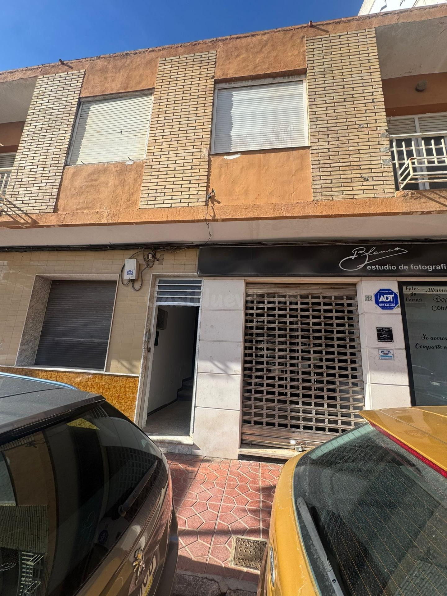 AMPLIO APARTAMENTO DE 5 DORMITORIOS Y 3 BAÑOS A 550 METROS DE LA PLAYA - ZONA GUARDAMAR DEL SEGURA