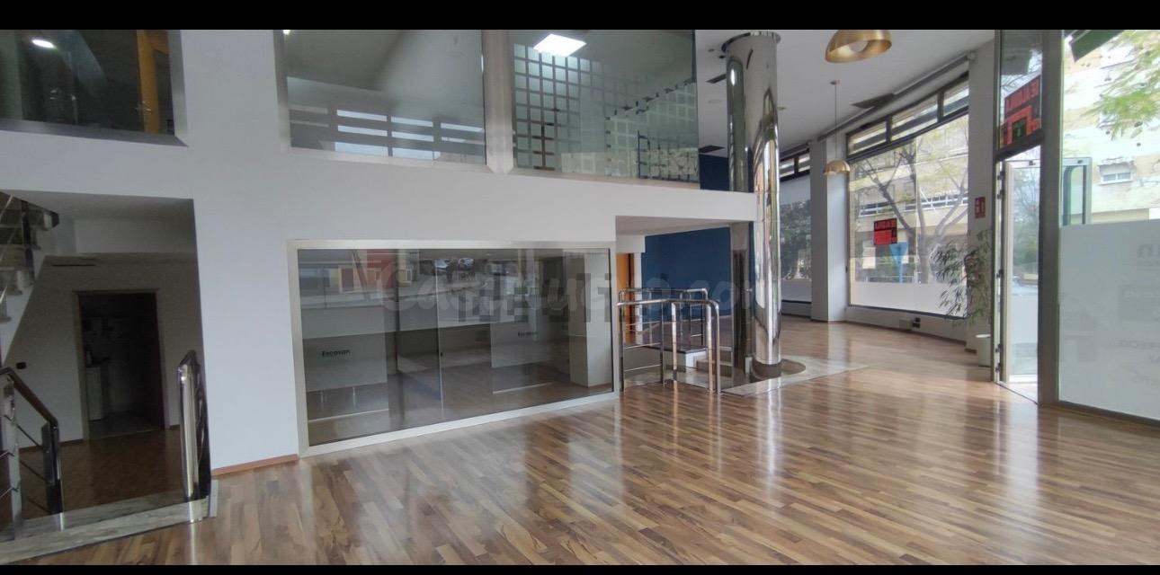 ALQUILER DE MAGNIFICO LOCAL COMERCIAL ZONA BABEL DE ·PLANTAS