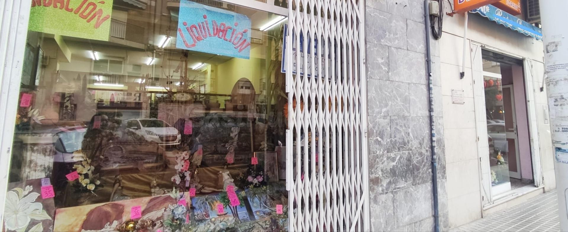 EN VENTA LOCAL COMERCIAL DOBLE  EN ESTUPENDA ZONA DE COMERCIOS EN ELCHE