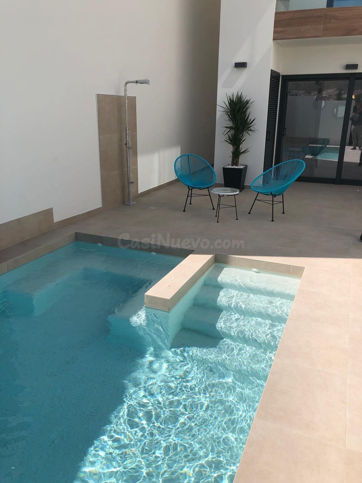 PRECIOSA VILLA INDEPENDIENTE DE 3 DORMITORIOS CON SOLÁRIUM Y PISCINA PRIVADA - ZONA BENIJÓFAR