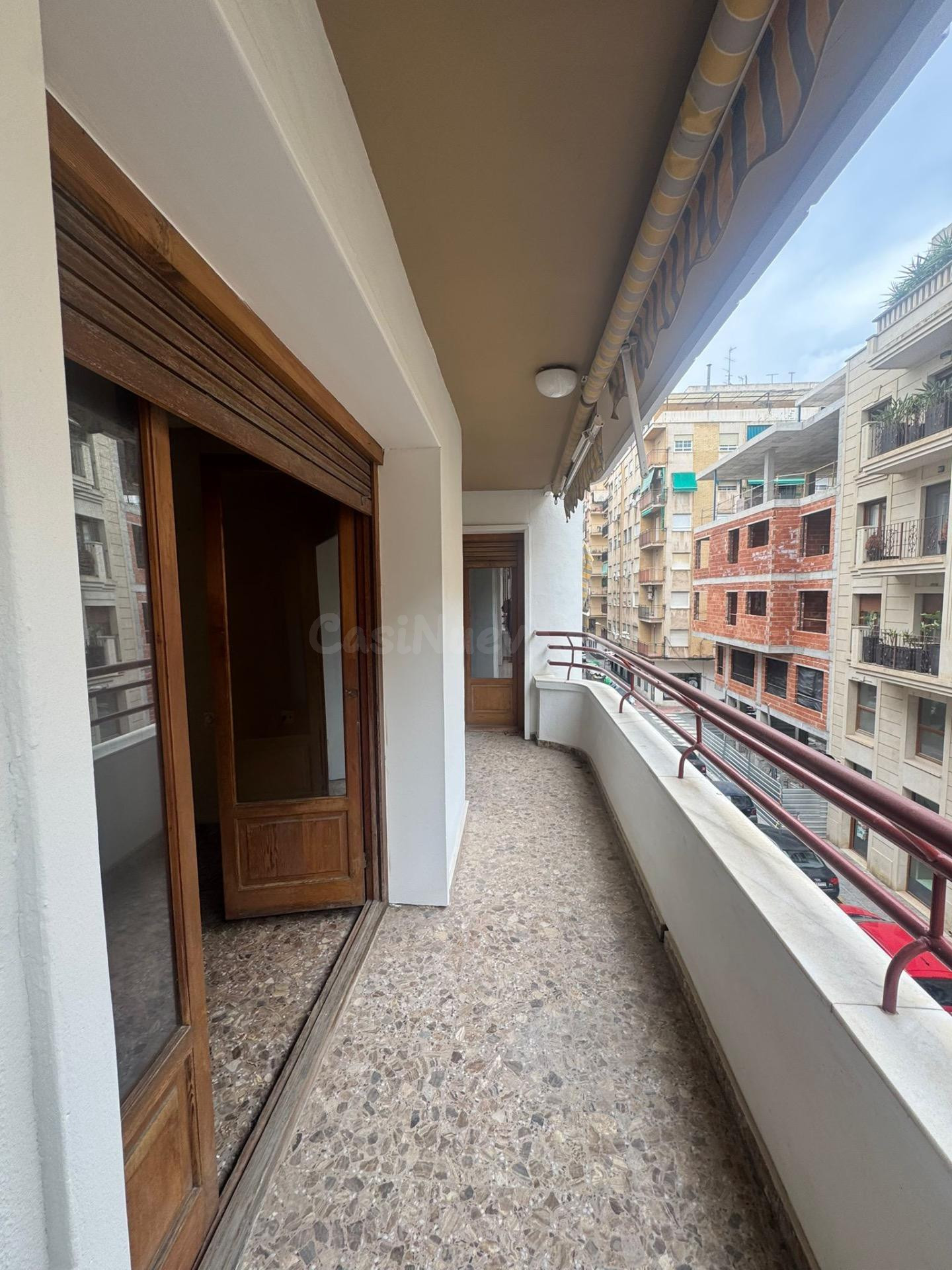 AMPLIO APARTAMENTO DE 3 DORMITORIOS EN PLENO CENTRO DE ORIHUELA - ZONA ORIHUELA -