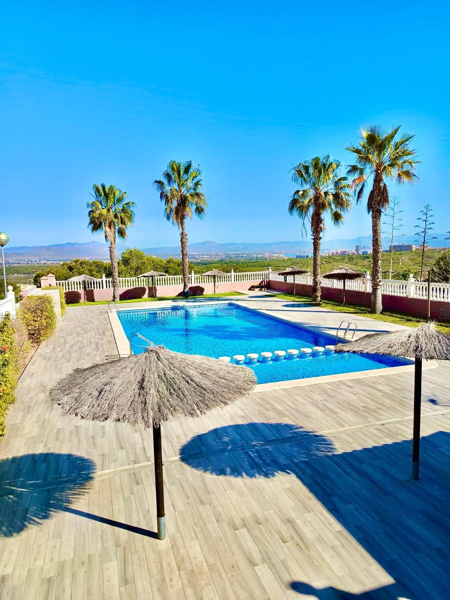 ¡Vive en el paraíso mediterráneo! Oportunidad única en Gran Alacant
