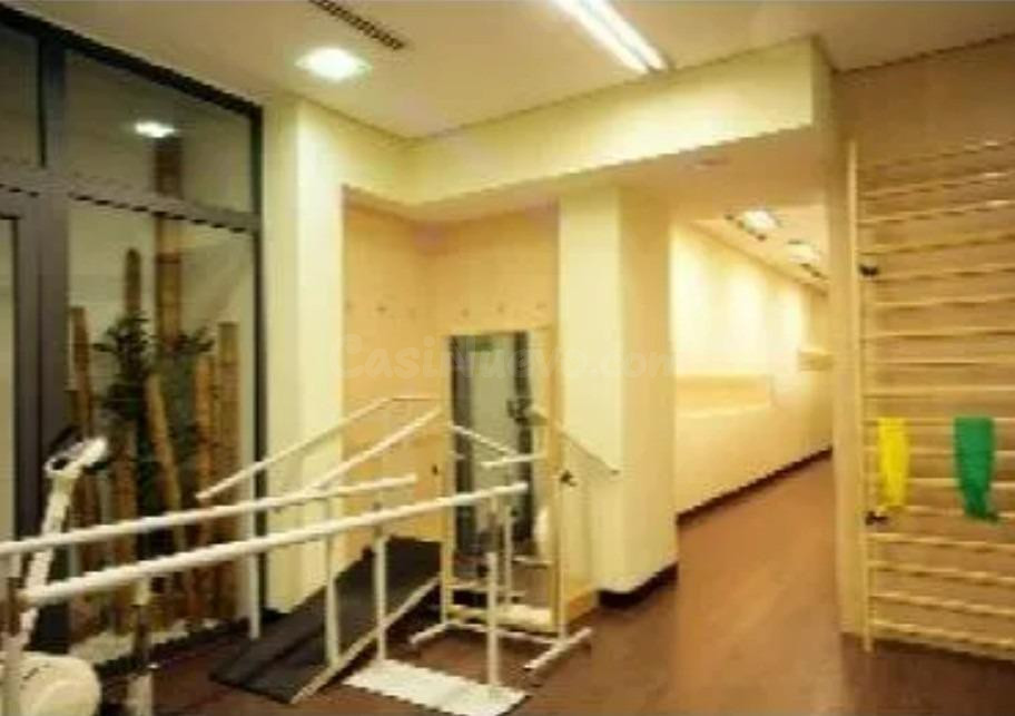 VENTA DE ESTUPENDO LOCAL COMERCIAL CON ACTIVIDAD CLÍNICA ZONA BENALÚA