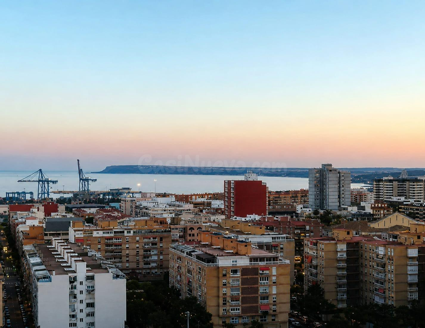 VENTA DE EXCELENTE VIVIENDA CON VISTAS AL MAR ZONA SANTO DOMINGO