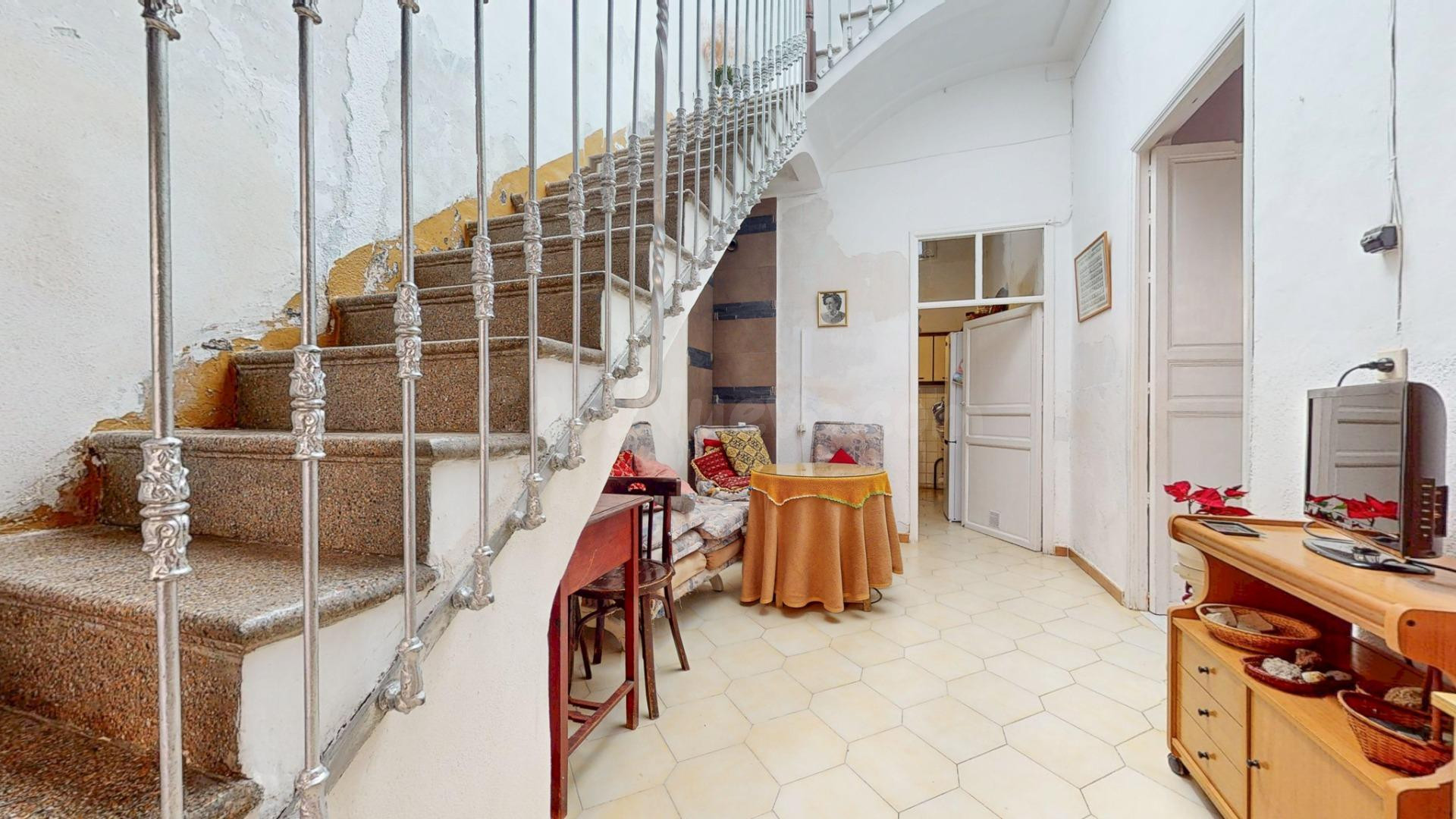 Amplia Casa en el Corazón de Pechina con Azotea y Excelente  - foto 3