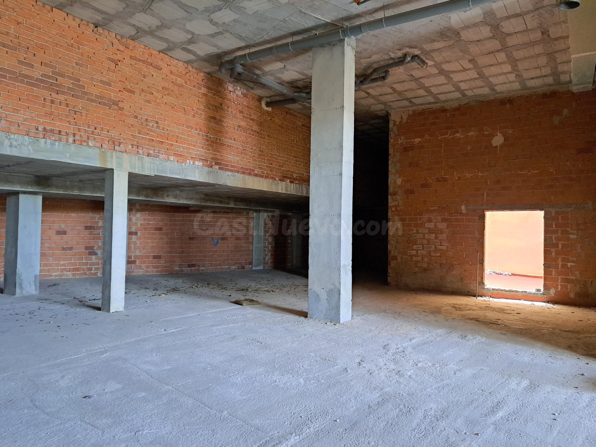 LOCAL EN VENTA EN ALZIRA HASTA 1200 M2. TAMBIEN EN ALQUILER. FRENTE NUEVA POLICIA LOCAL