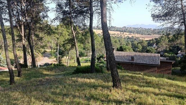 Parcela en Urb. Pinedes de Castellnou