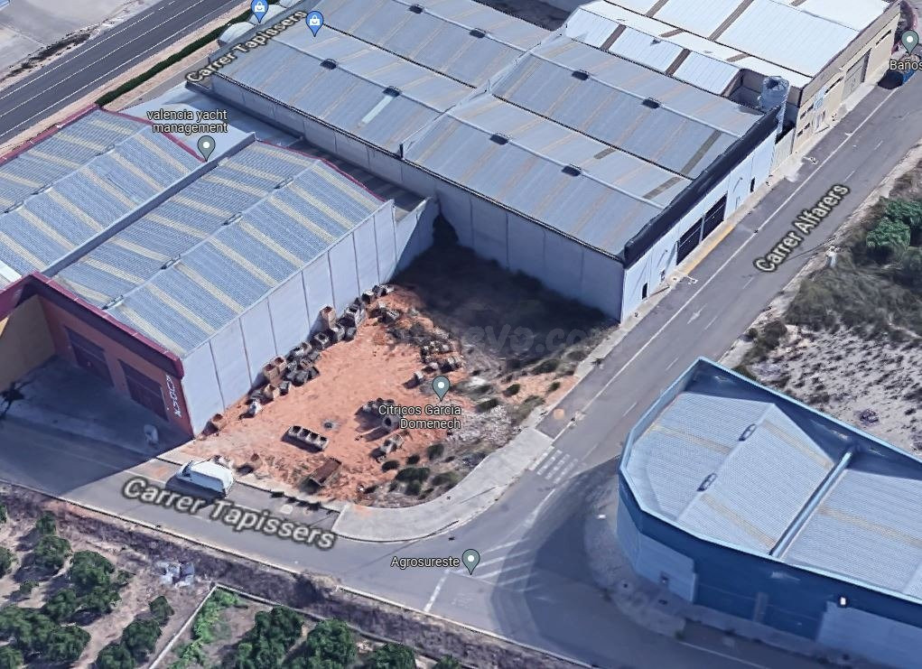 Parcela en venta en polígono industrial
