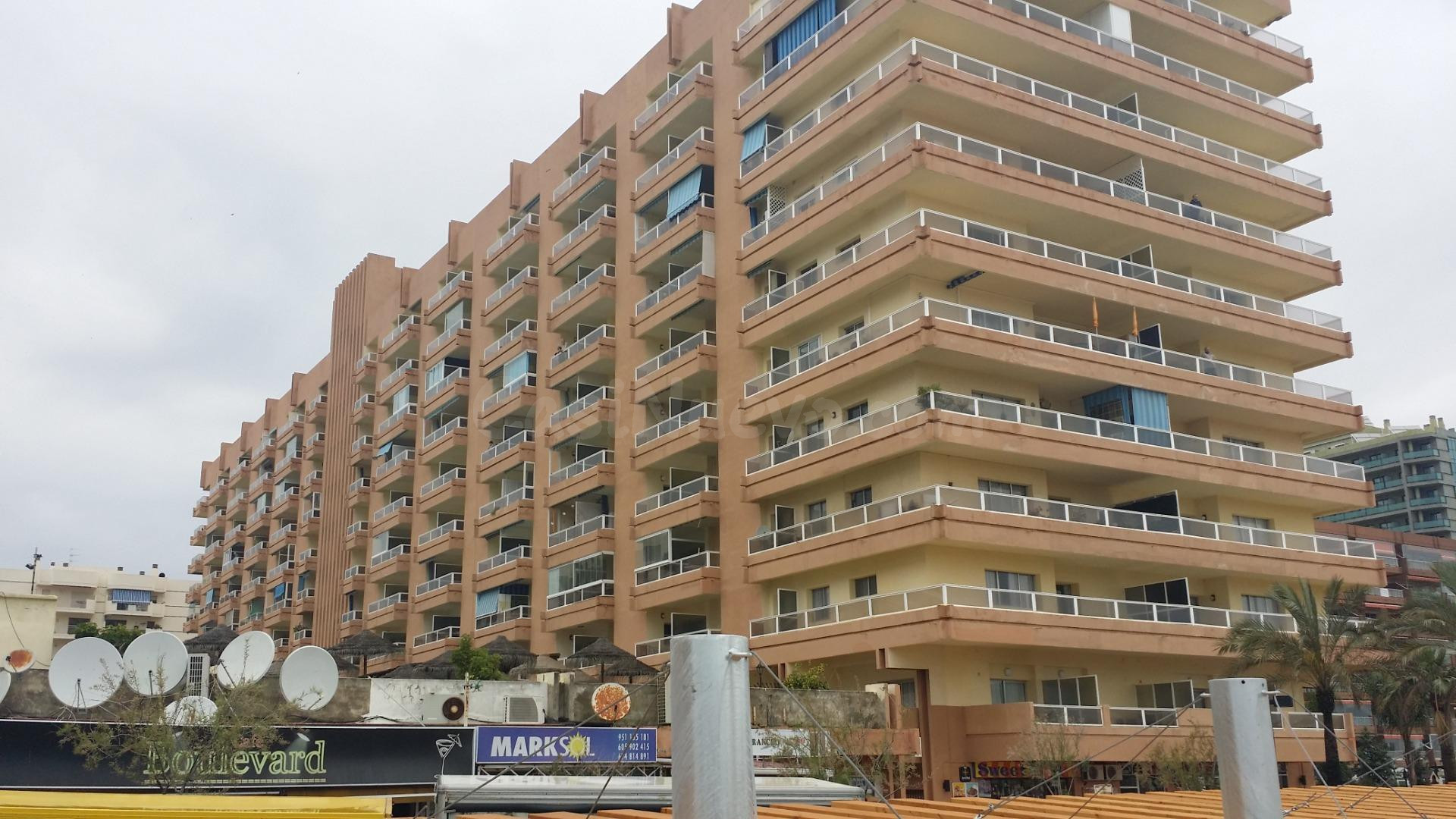 PLAZA DE APARCAMIENTO HOTEL PYR FUENGIROLA