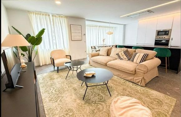 ALQUILER DE LINDA VIVIENDA CON CALIDADES DE LUJO ZONA CENTRO DE ALICANTE