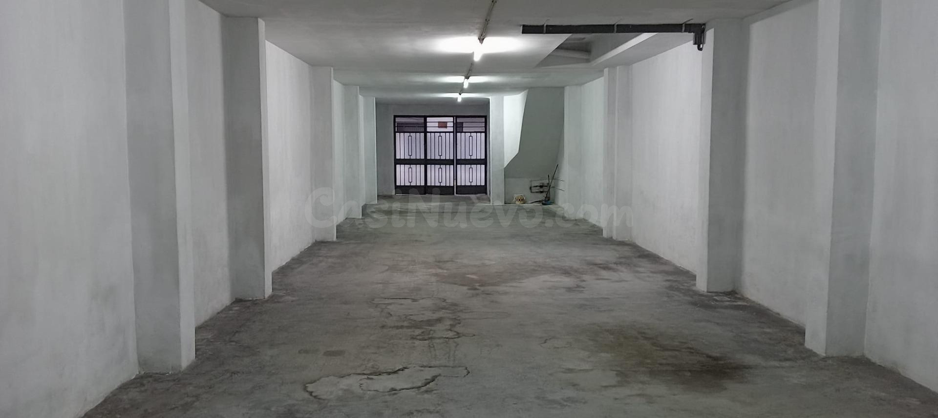 Amplio local en venta en Alzira
