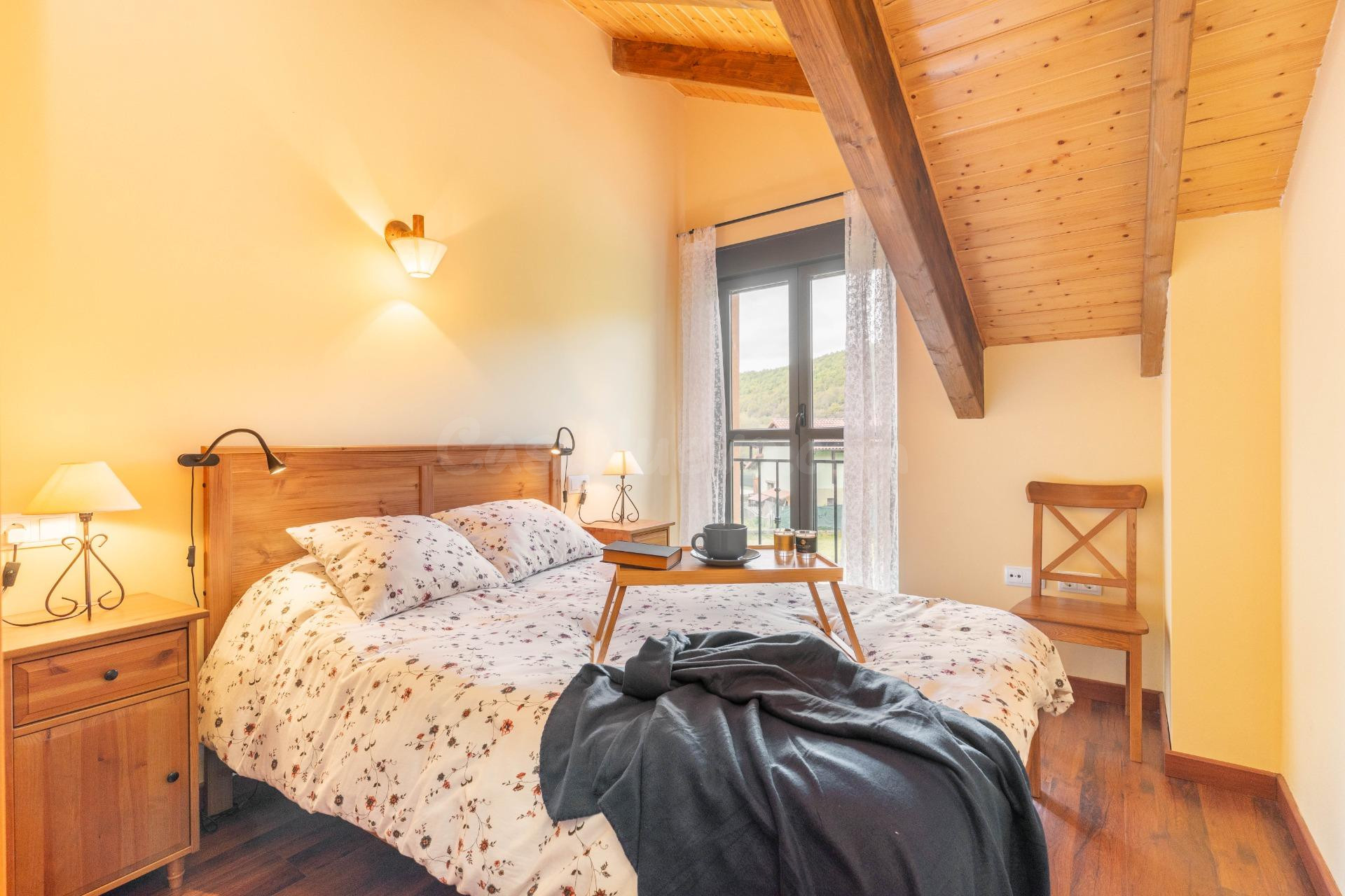 CHALET ADOSADO EN VENTA EN COFIÑAL (PUEBLA DE LILLO)