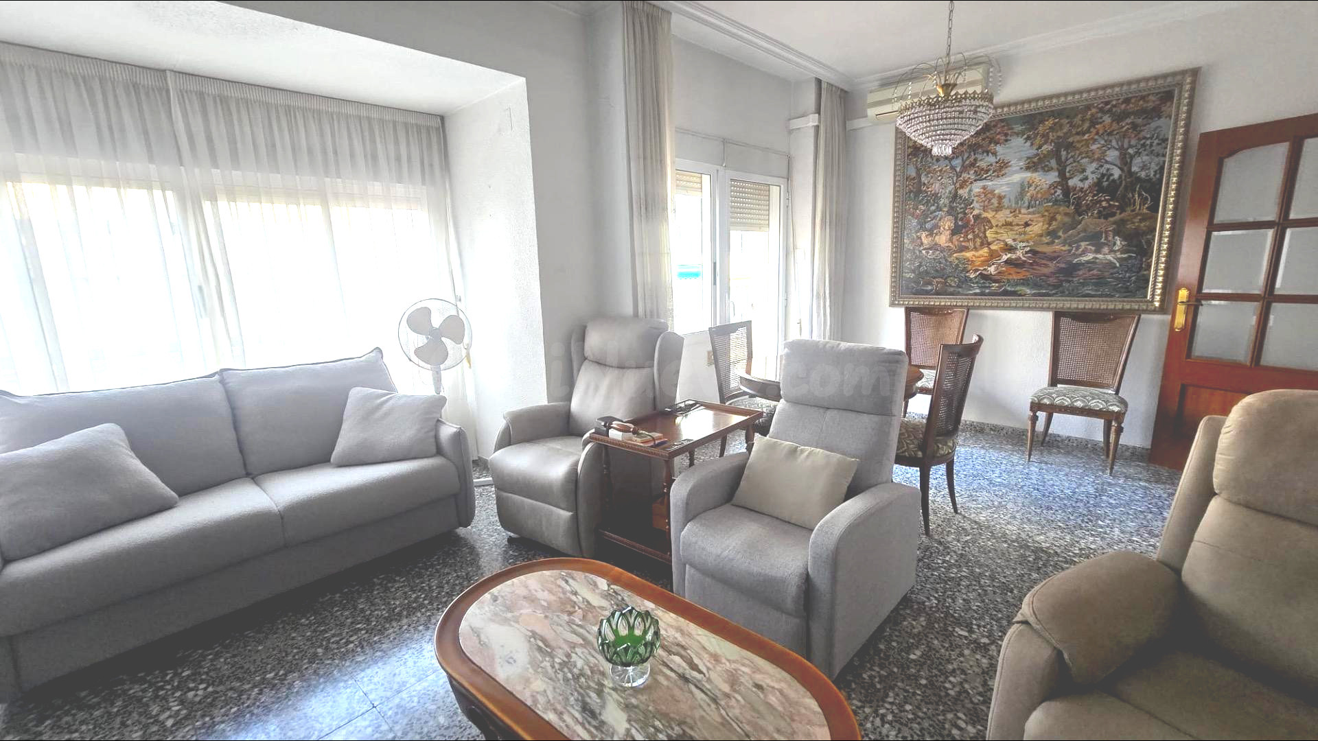 AMPLIO PISO DE 3 habitaciones CON BALCÓN JUNTO A ALFONSO X EL SABIO.