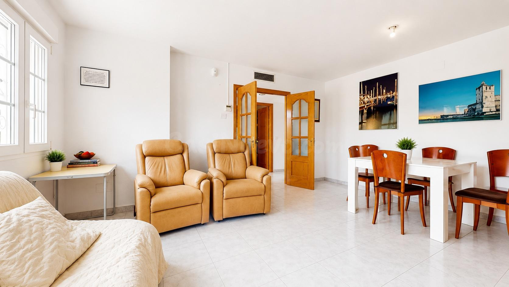 Espléndido Chalet en Retamar, Almería - Oportunidad Única po - foto 4