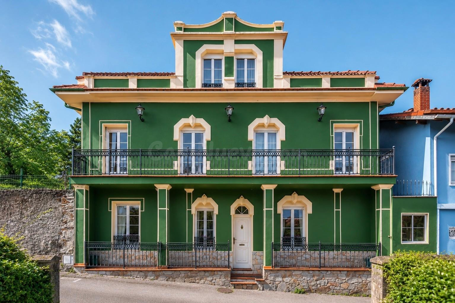 EXCLUSIVA FINCA INDIANA - CASA, HÓRREO REHABILITADO, PORCHE, GARAJE Y JARDÍN