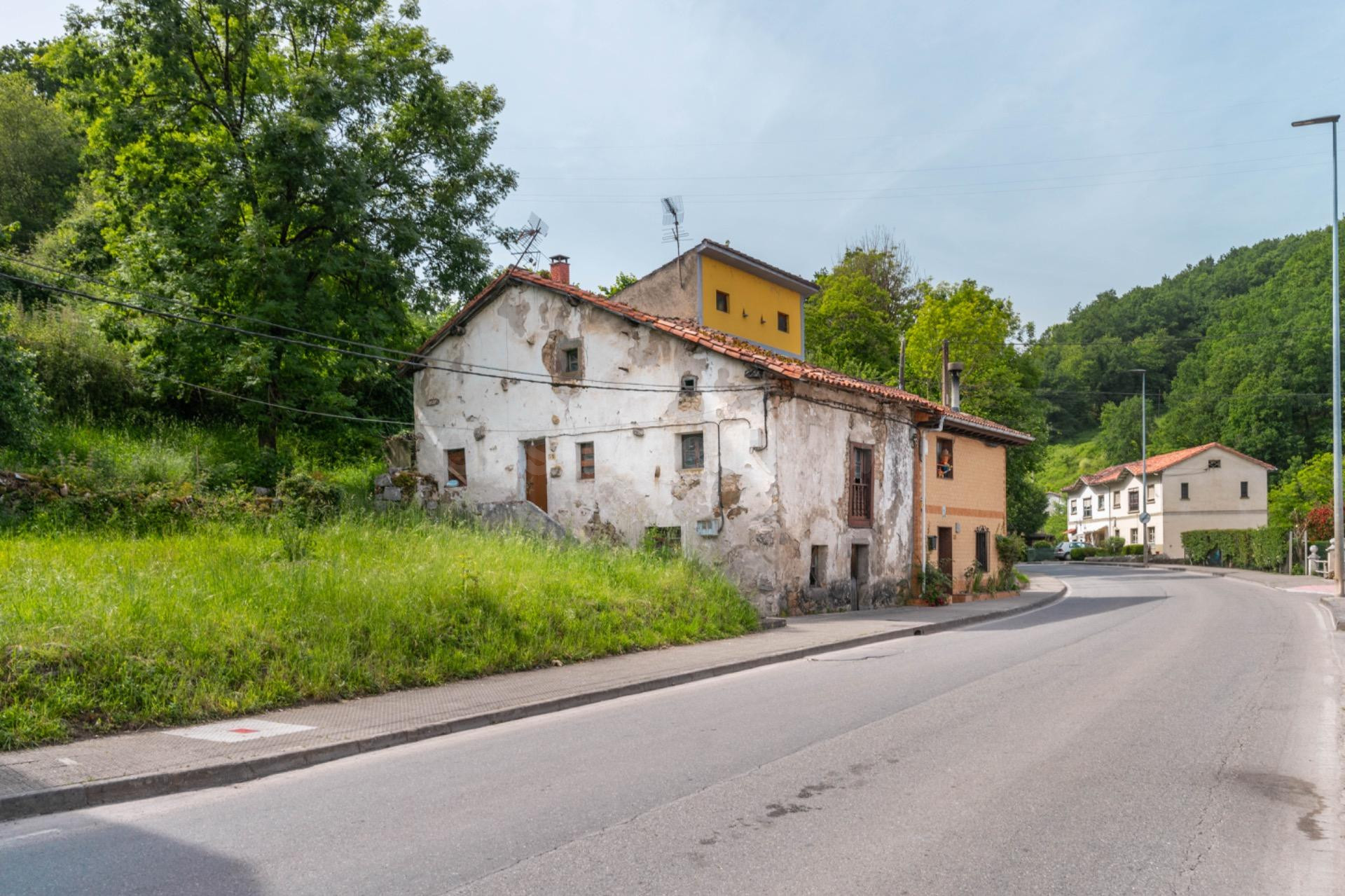 Oportunidad de inversión en pleno centro de Arriondas, Asturias
