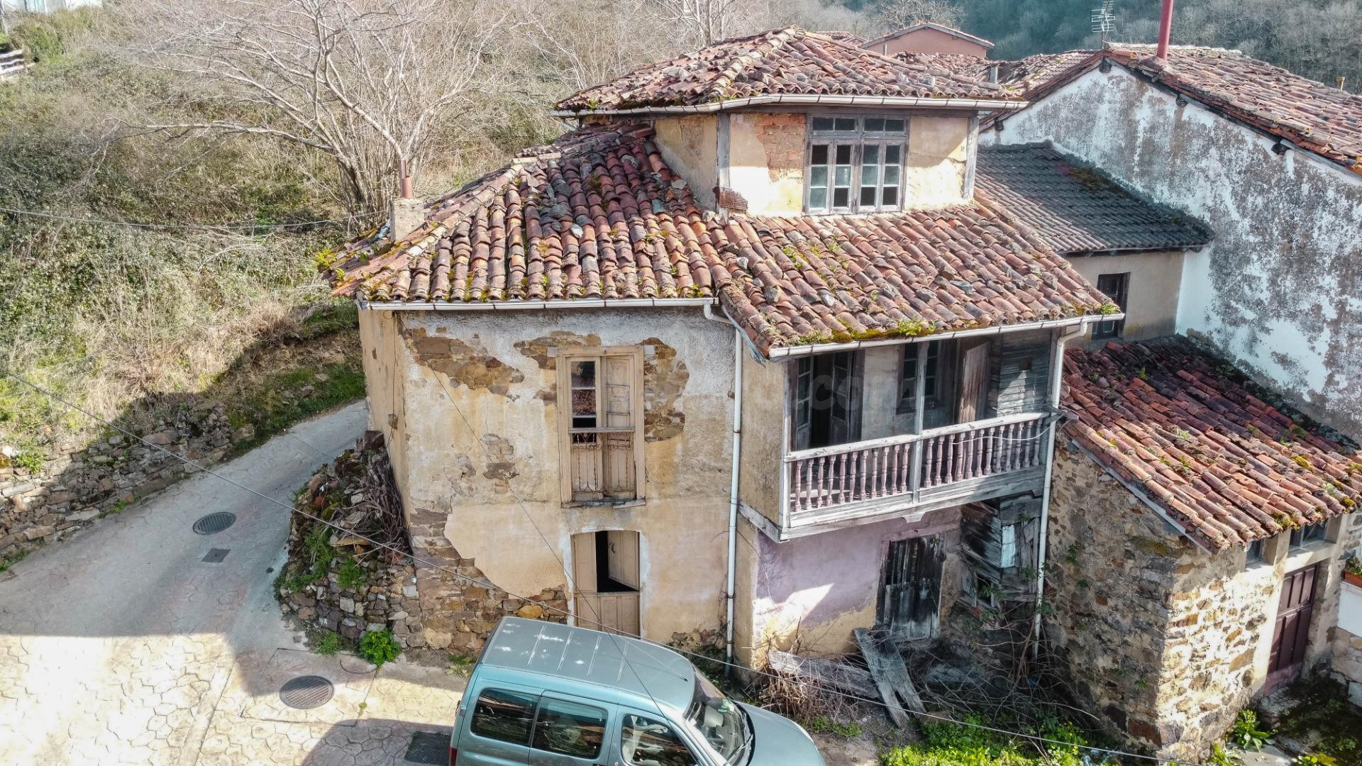 Casa tradicional asturiana para rehabilitar en La Xuncar (Riosa)