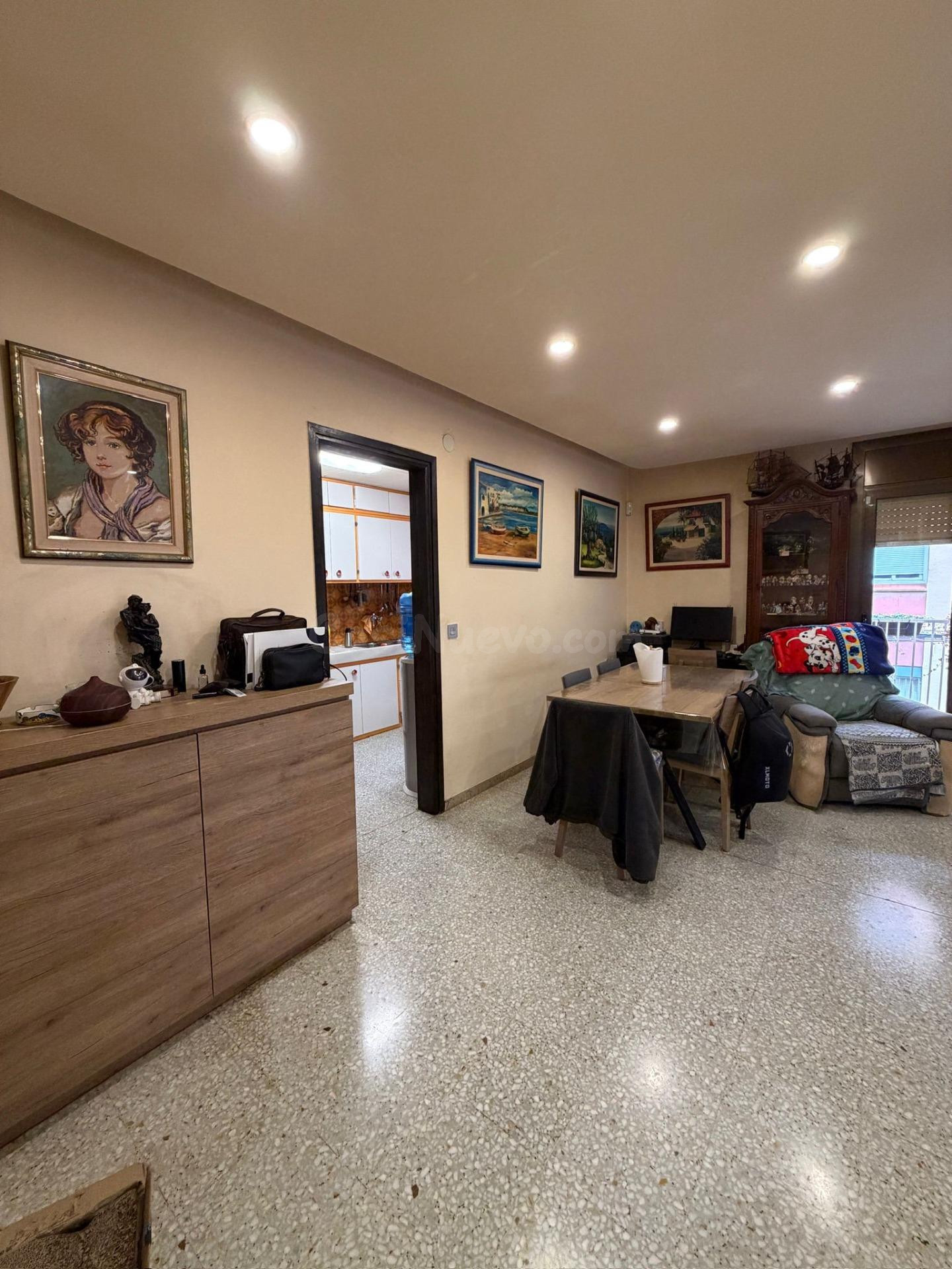 Piso en venta en Can Rull, muy luminoso, amplio y esquinero