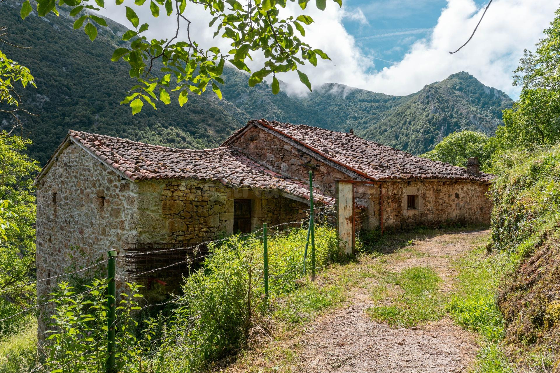 Casa tradicional para rehabilitación integral junto al Parque Natural de Somiedo